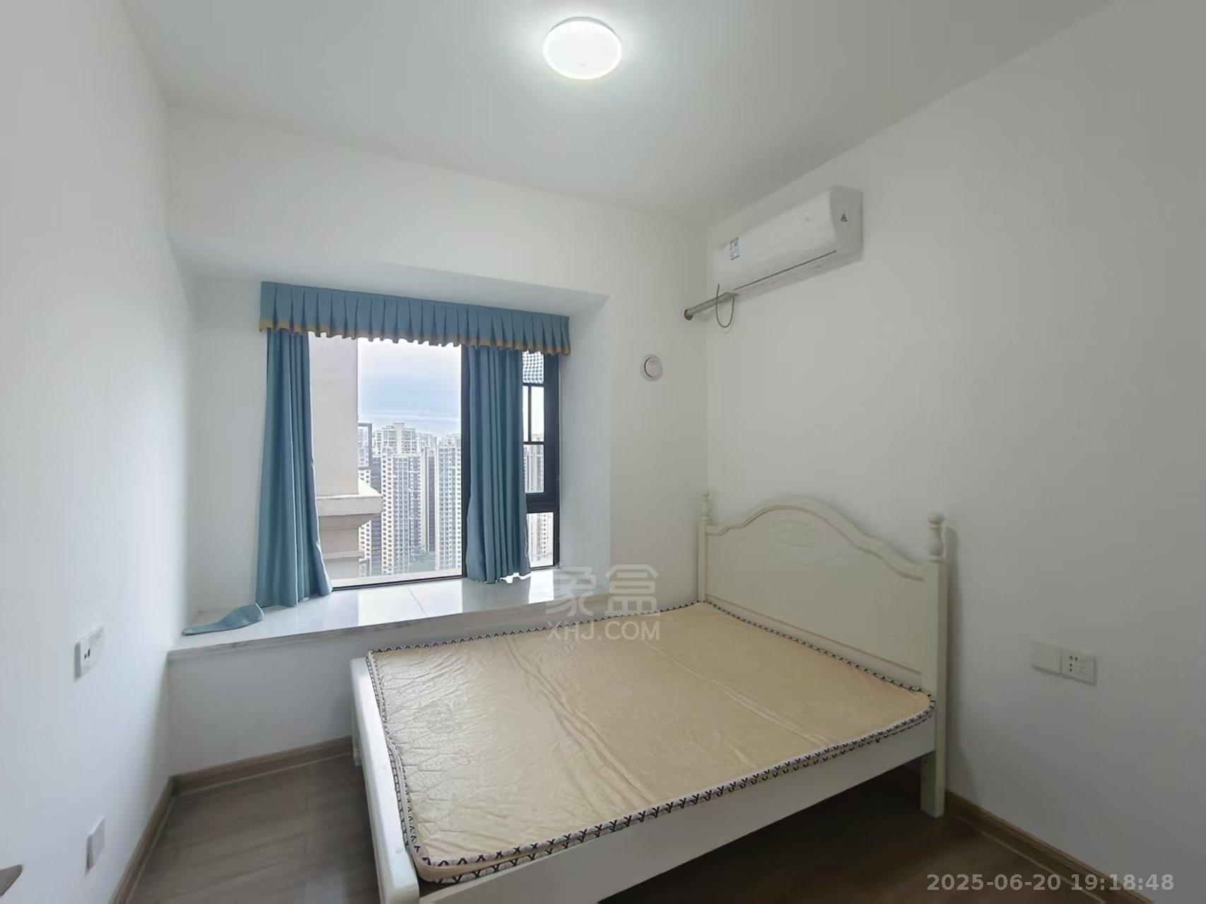 美的翰城  3室2厅2卫   1800.00元/月室内图