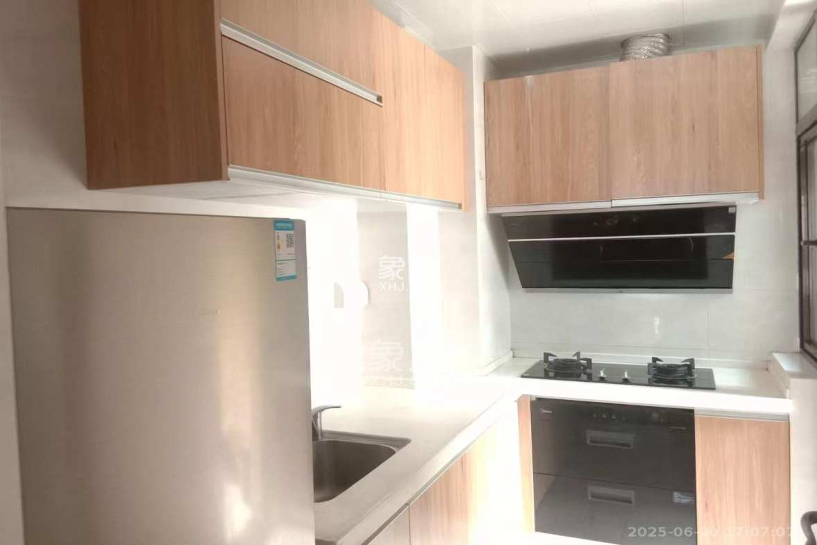 江山帝景哈佛  3室2厅1卫    2200.0元/月 江山帝景哈佛  3室2厅1卫    2200.0元/月室内图