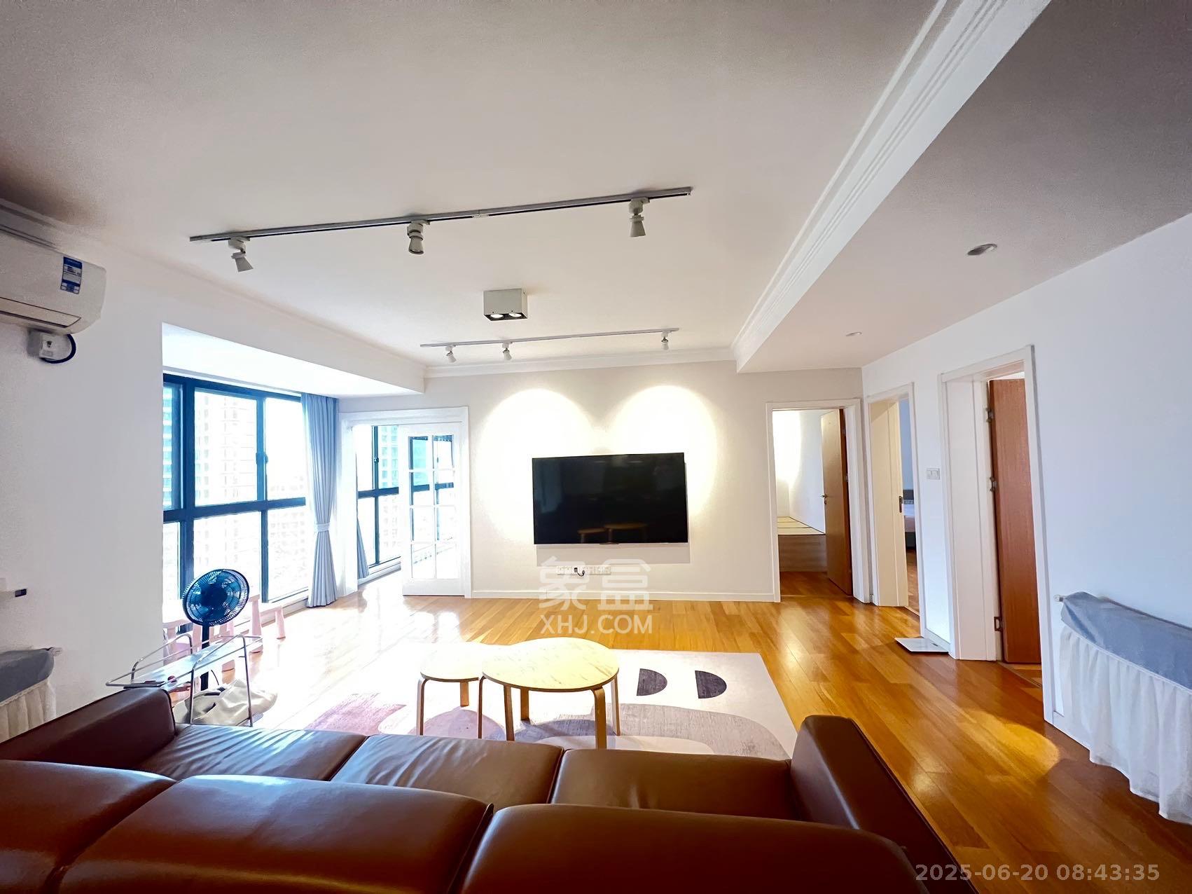 保利麓谷林语E区 1室2厅2卫 4500.0元/月 保利麓谷林语E区 1室2厅2卫 4500.0元/月室内图