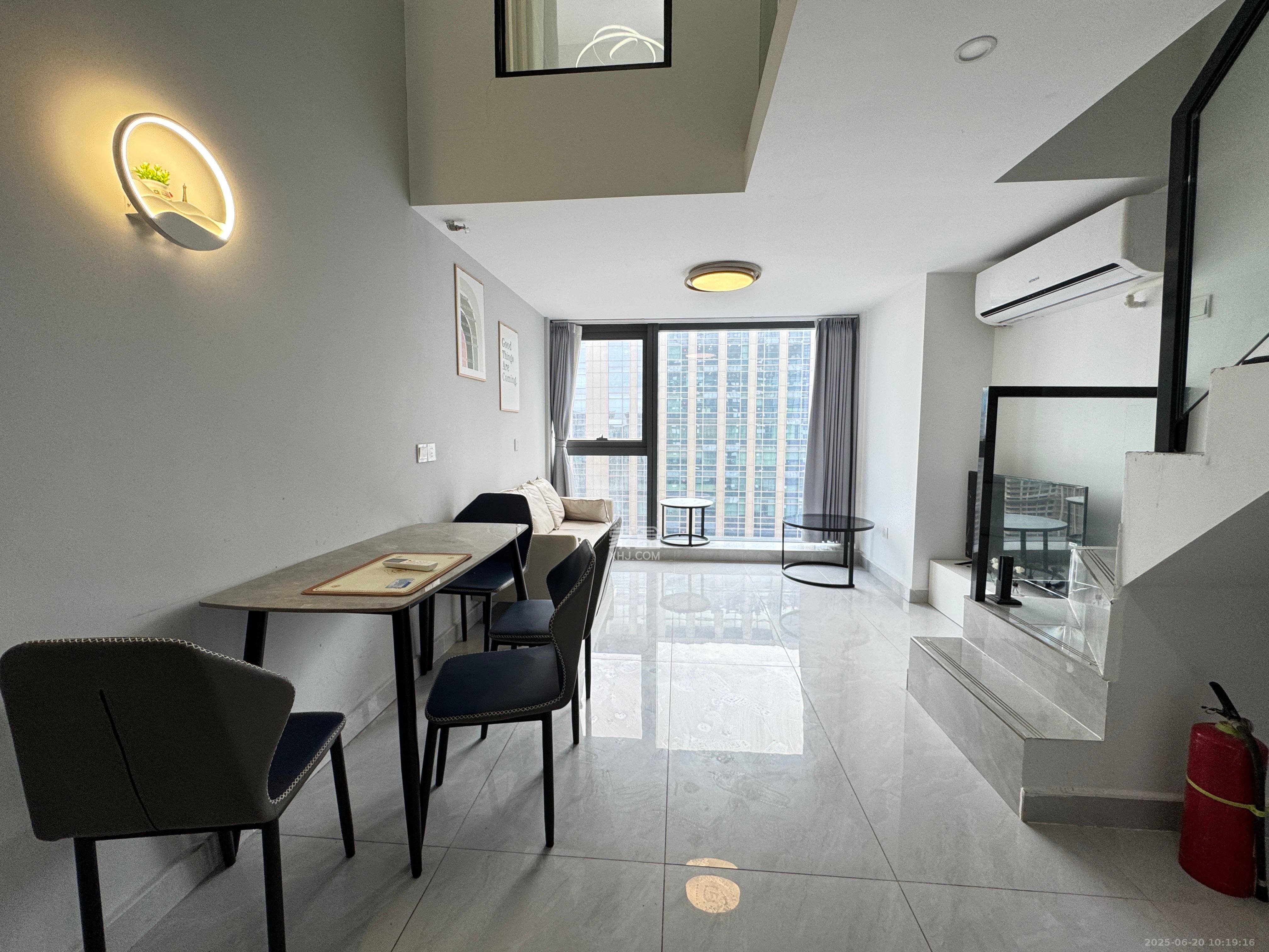 卓越中寰 2室1厅1卫 2500.0元/月 卓越中寰 2室1厅1卫 2500.0元/月室内图