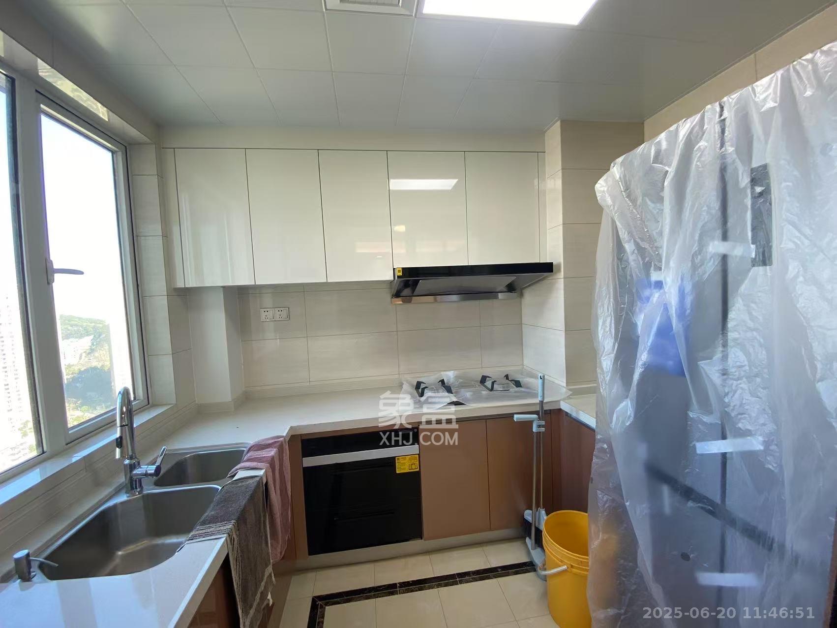 中欣楚天御府E区  4室2厅2卫    3500.0元/月 中欣楚天御府E区  4室2厅2卫    3500.0元/月室内图