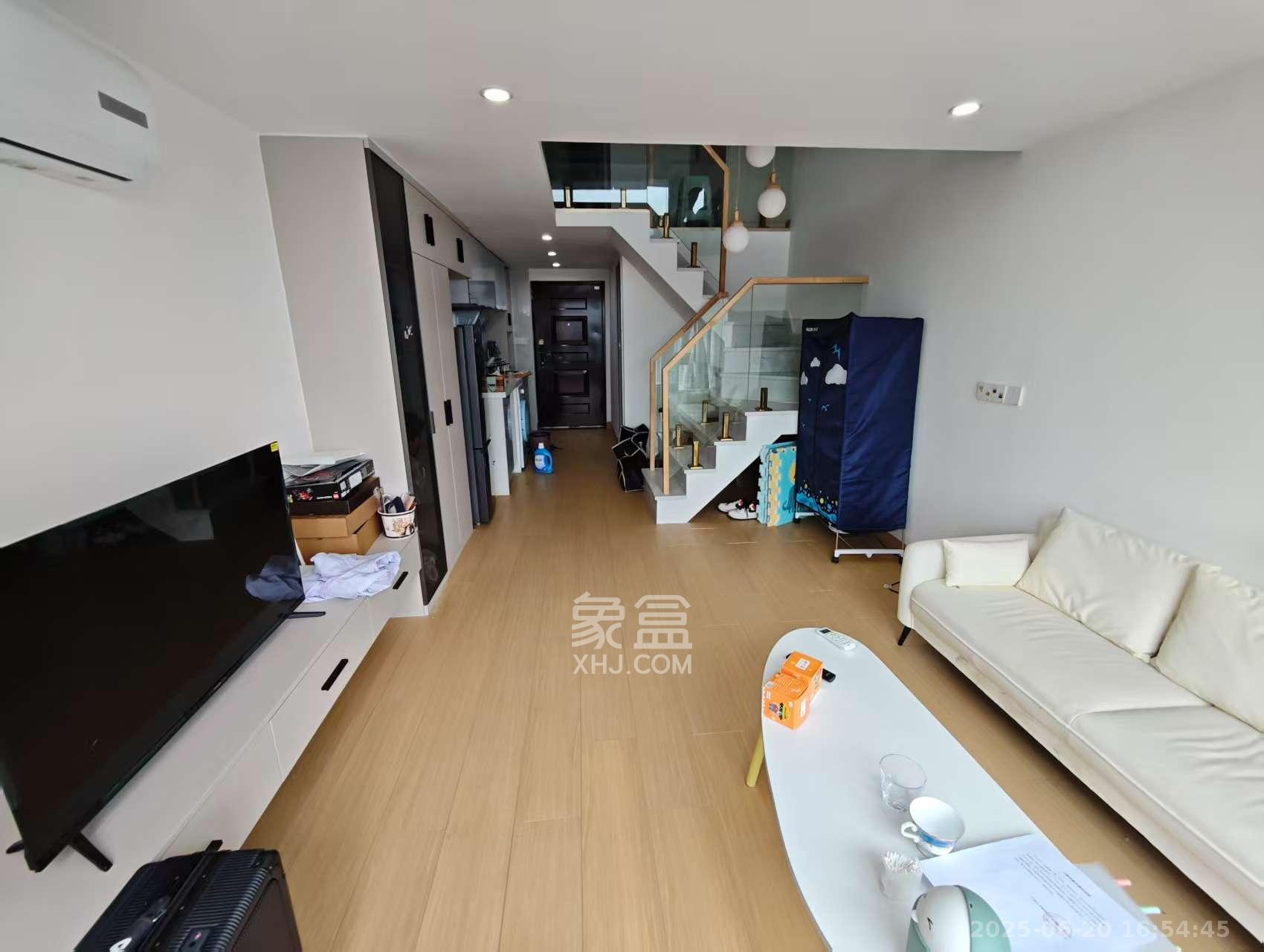 保利天禧EF区  2室2厅1卫    2400.0元/月室内图
