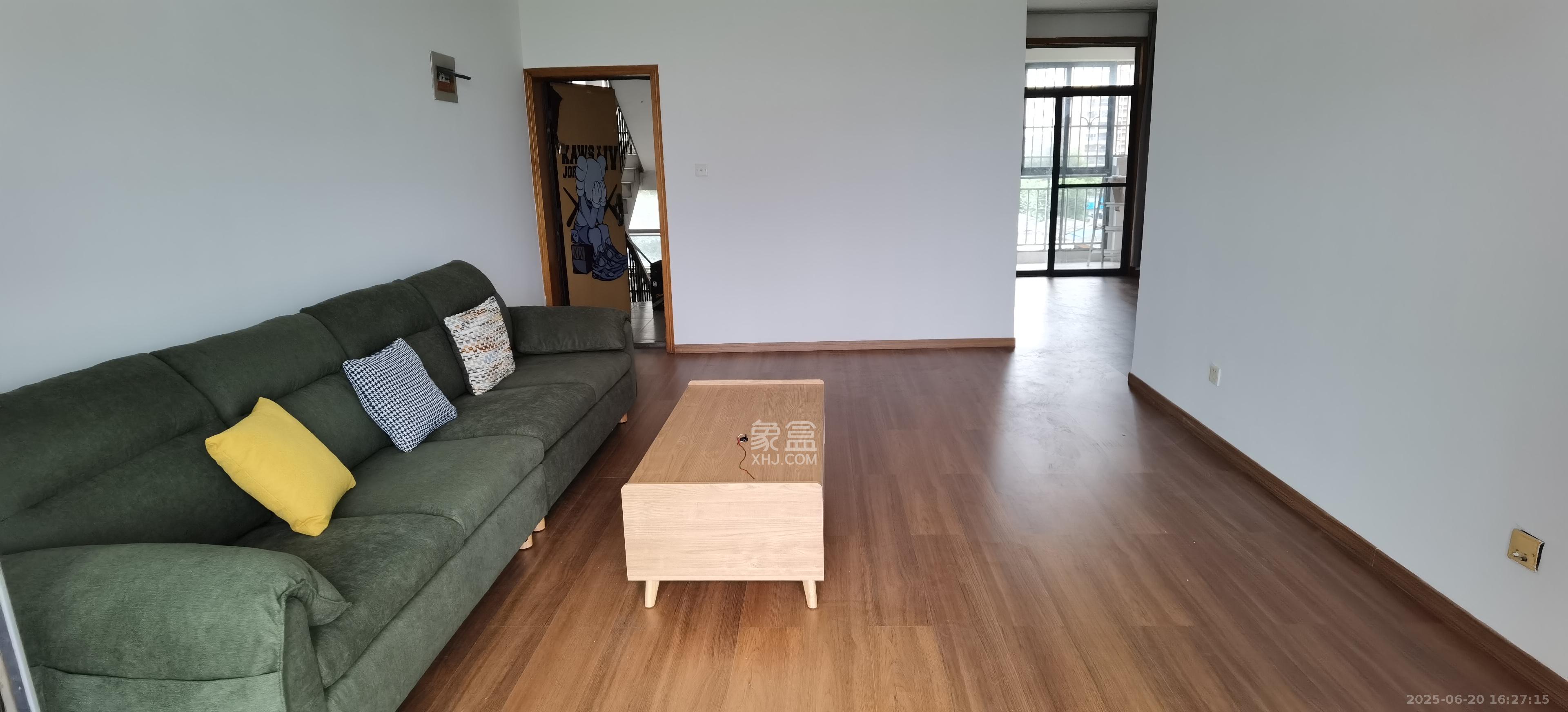 上海城小区  3室2厅2卫   2500.00元/月