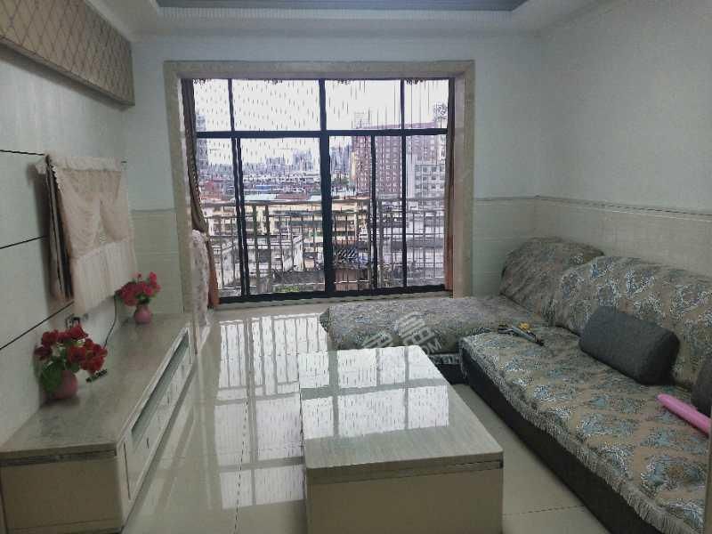 香格里拉 2室2厅1卫 1700.0元/月 香格里拉 2室2厅1卫 1700.0元/月室内图