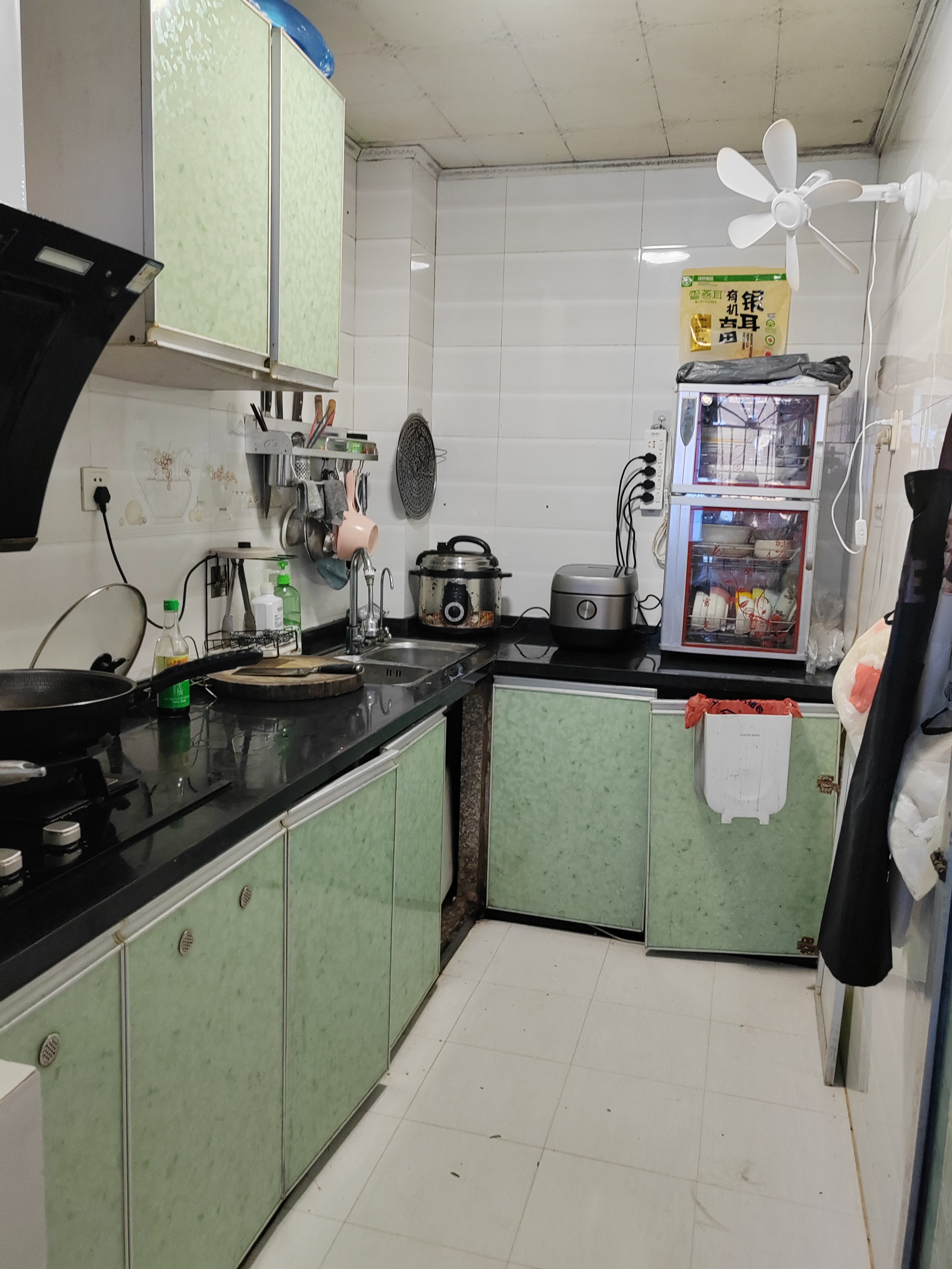 玉和花园一期 2室2厅1卫 75.0万 玉和花园一期 2室2厅1卫 75.0万客厅