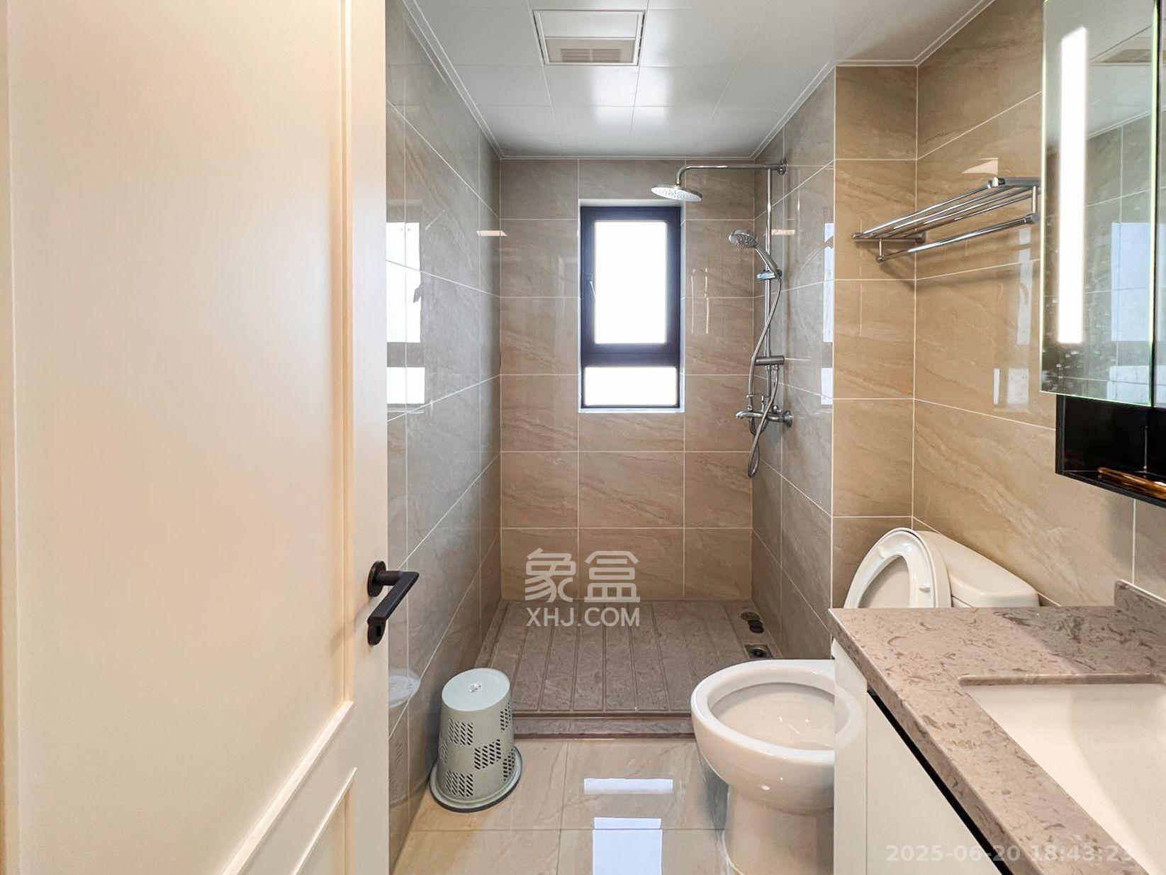 万科金色梦想B区  3室2厅2卫    3300.0元/月室内图