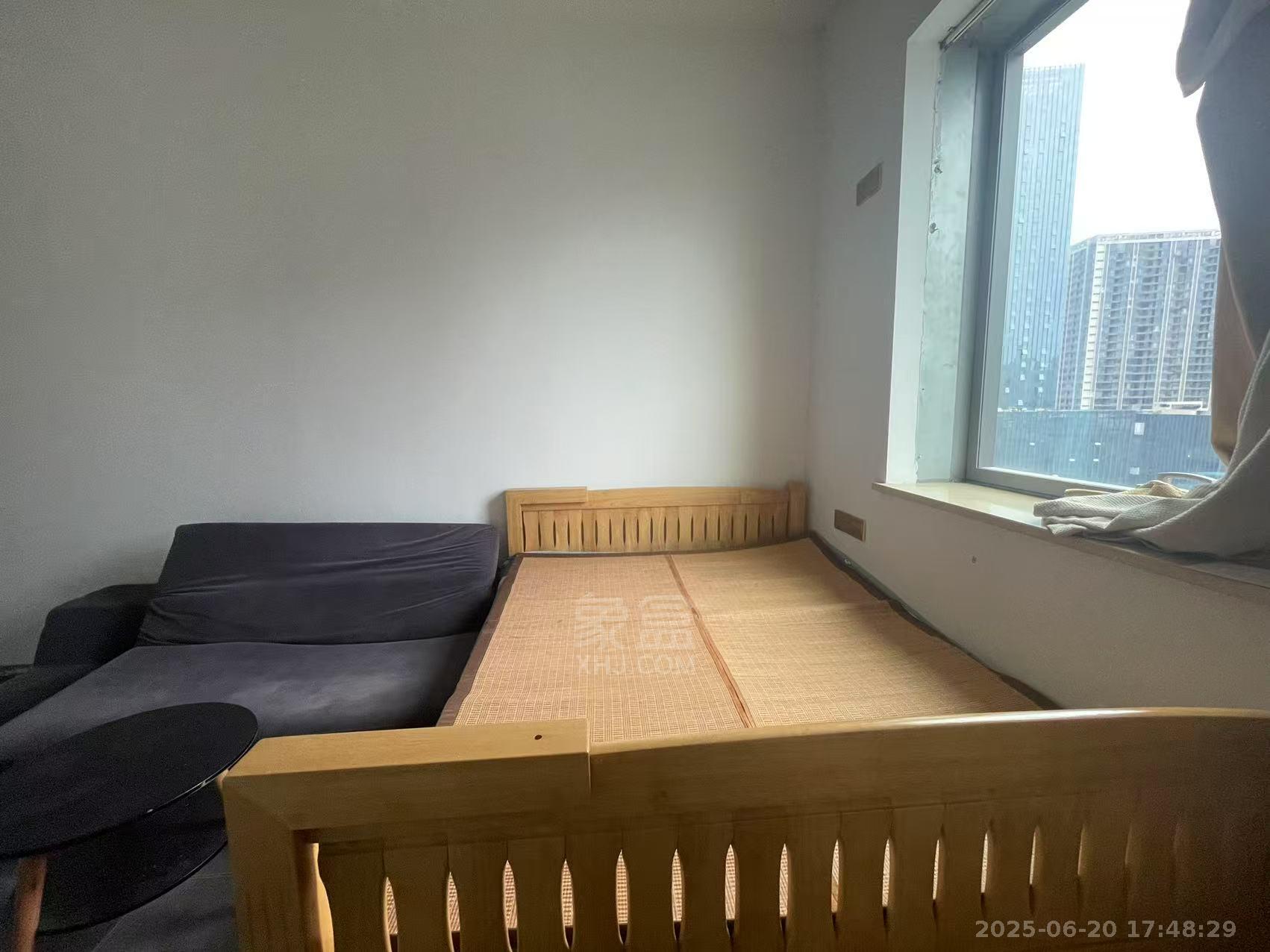 庐山一号 1室1厅1卫 900.0元/月 庐山一号 1室1厅1卫 900.0元/月室内图