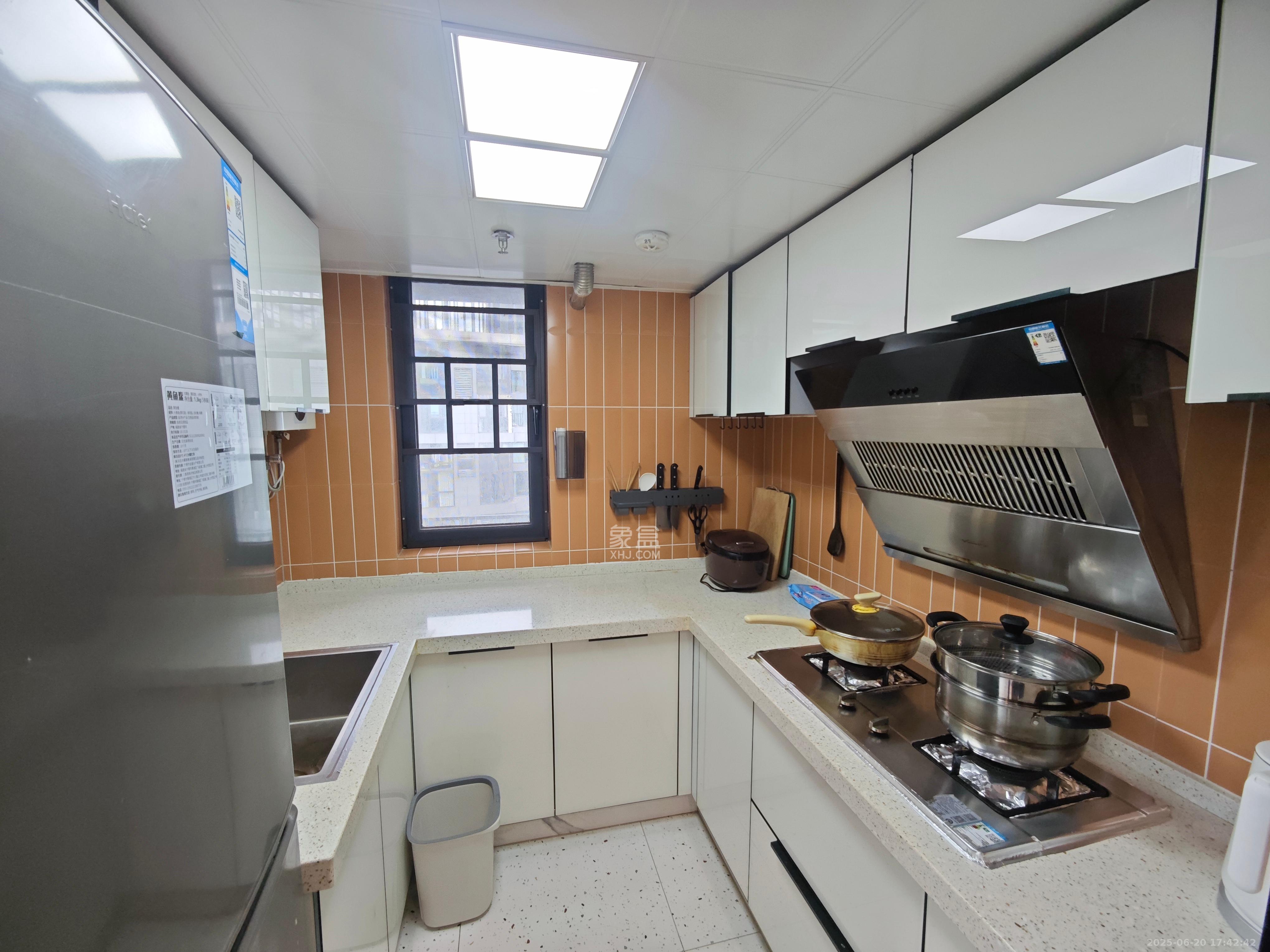 万科金色梦想B区 4室2厅2卫 2800.0元/月 万科金色梦想B区 4室2厅2卫 2800.0元/月室内图