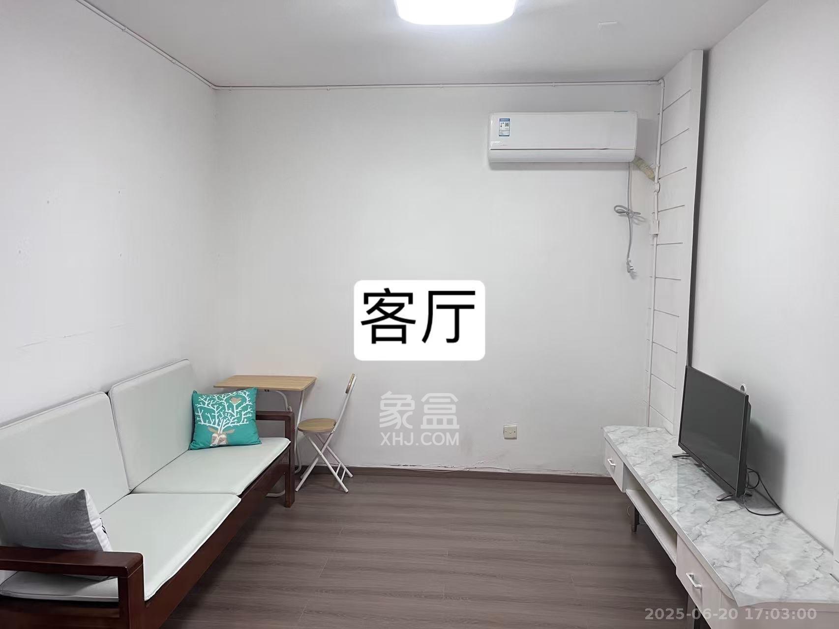 城市森林  1室0厅0卫   2300.00元/月