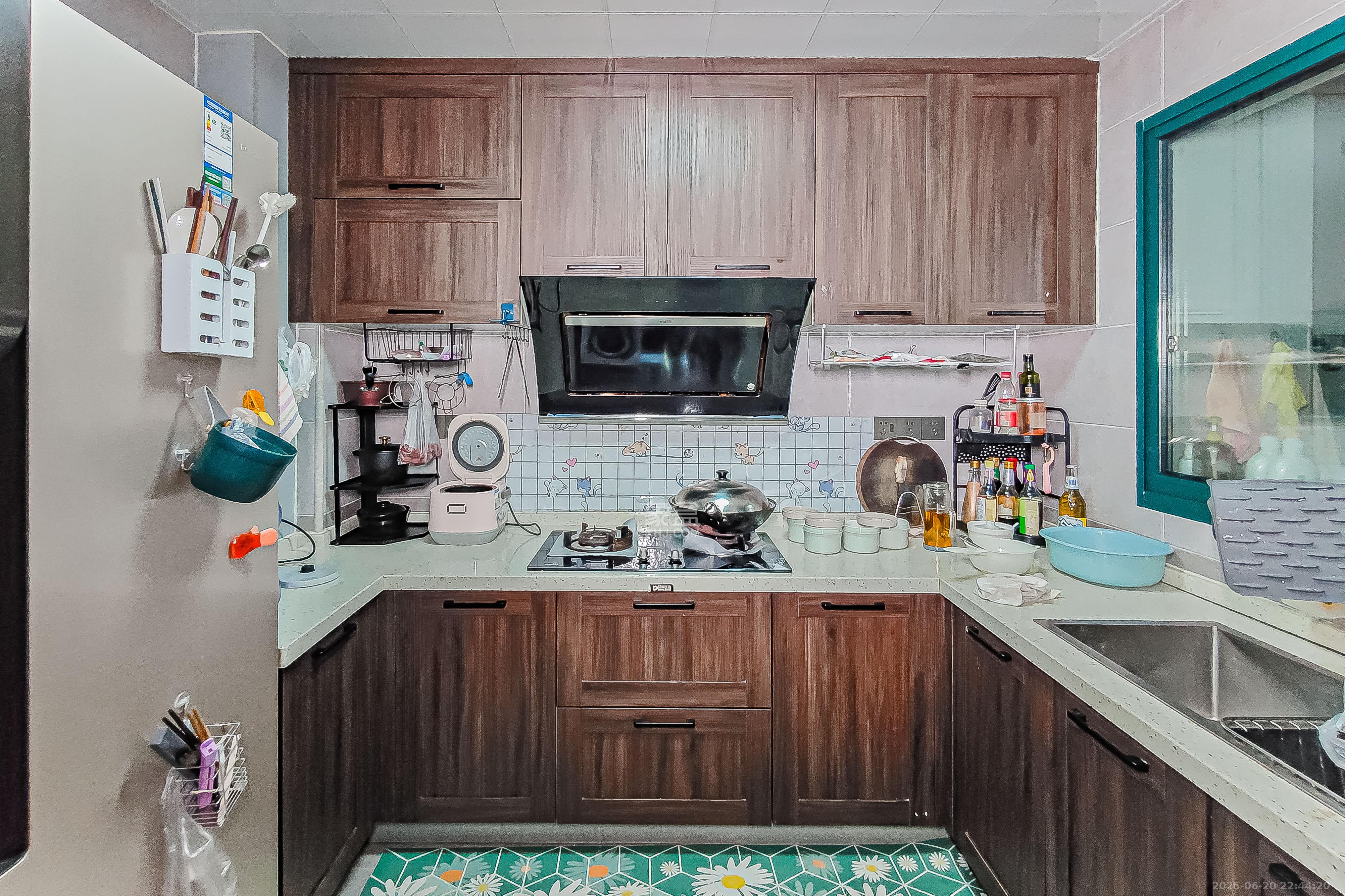 未来漫城 3室2厅2卫 80.0万 未来漫城 3室2厅2卫 80.0万厨房