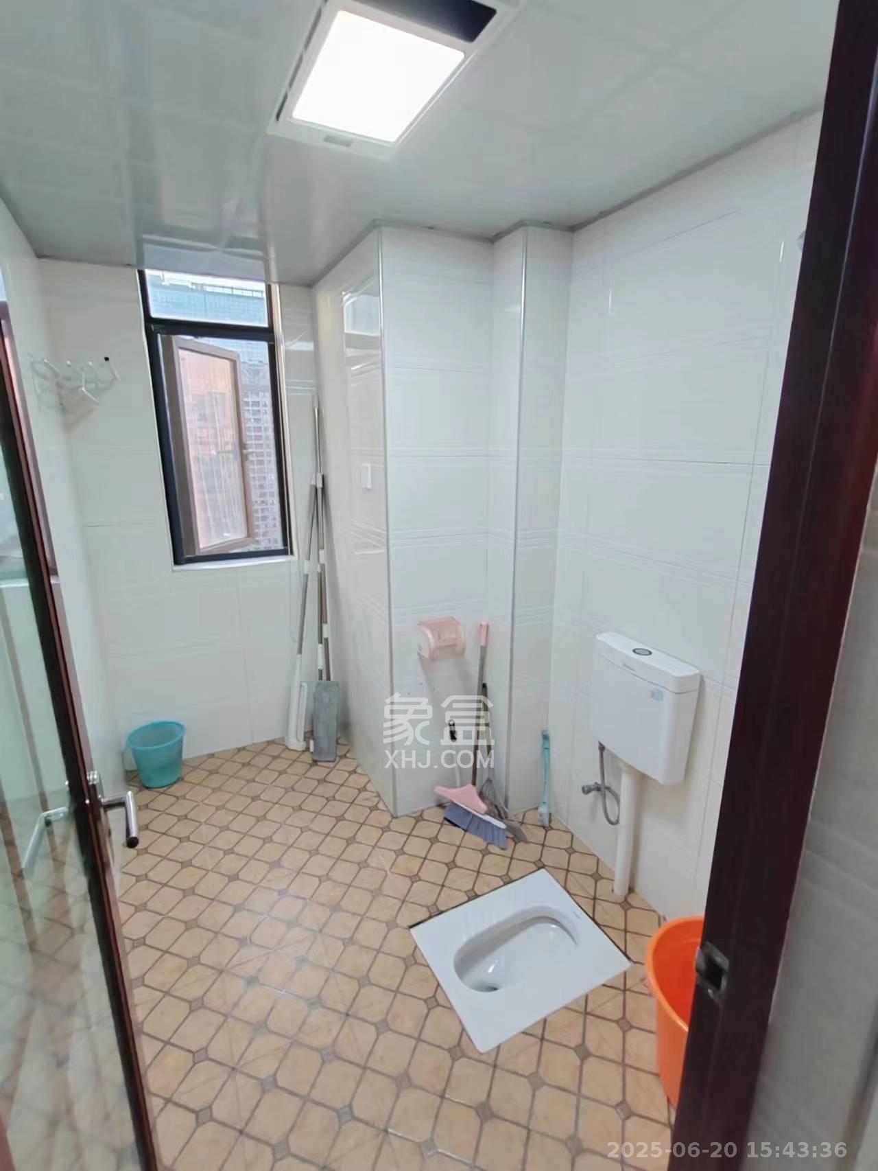 湘域城邦（湘域国际中心）  2室1厅1卫   2800.00元/月室内图