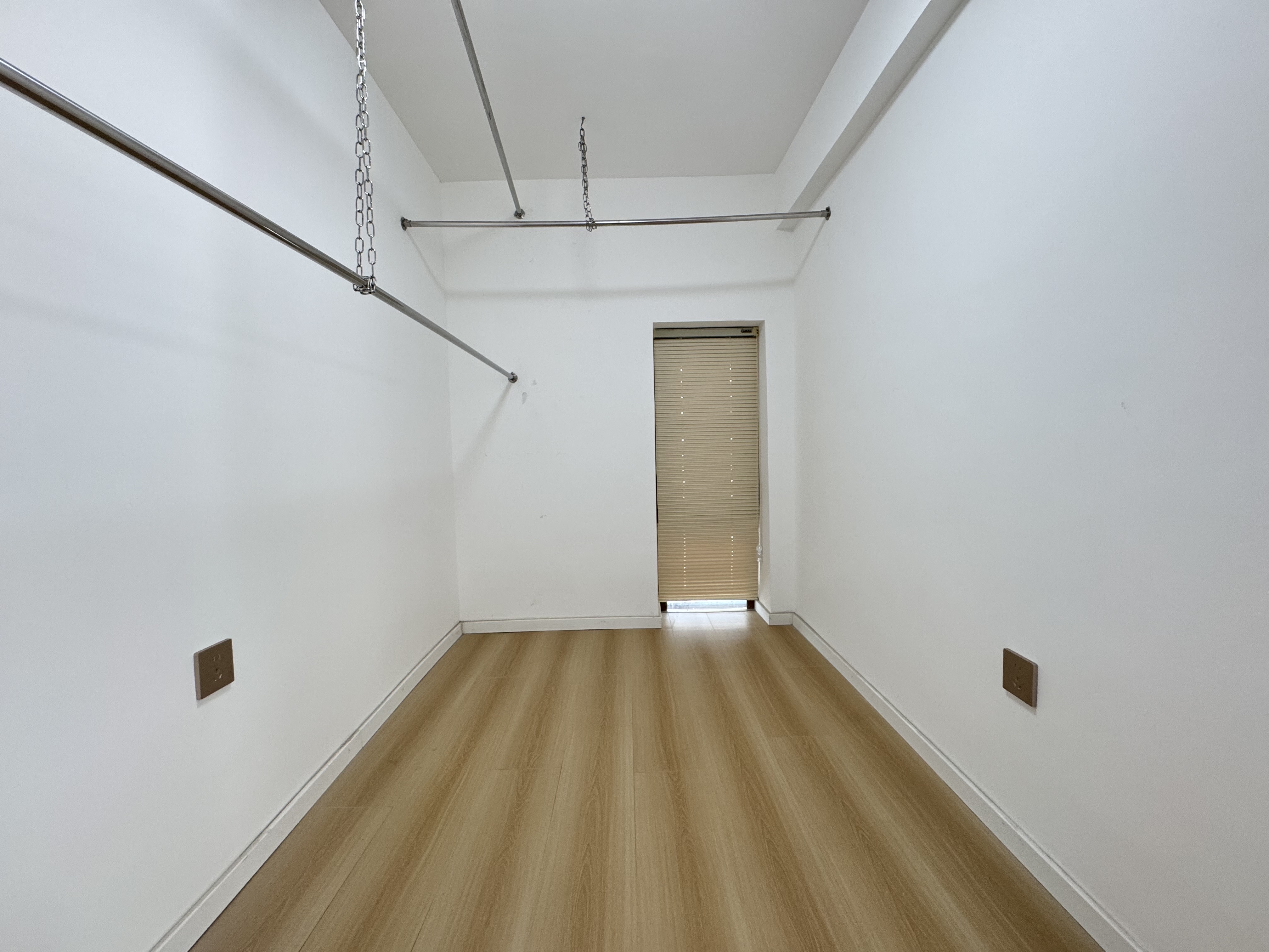 金龙城市广场二期 3室2厅2卫 4200.0元/月 金龙城市广场二期 3室2厅2卫 4200.0元/月室内图