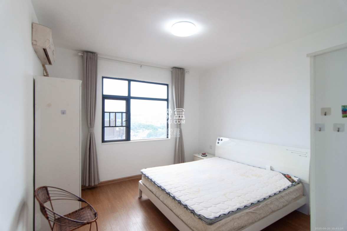 中央美郡 4室2厅2卫 139.8万 中央美郡 4室2厅2卫 139.8万其他