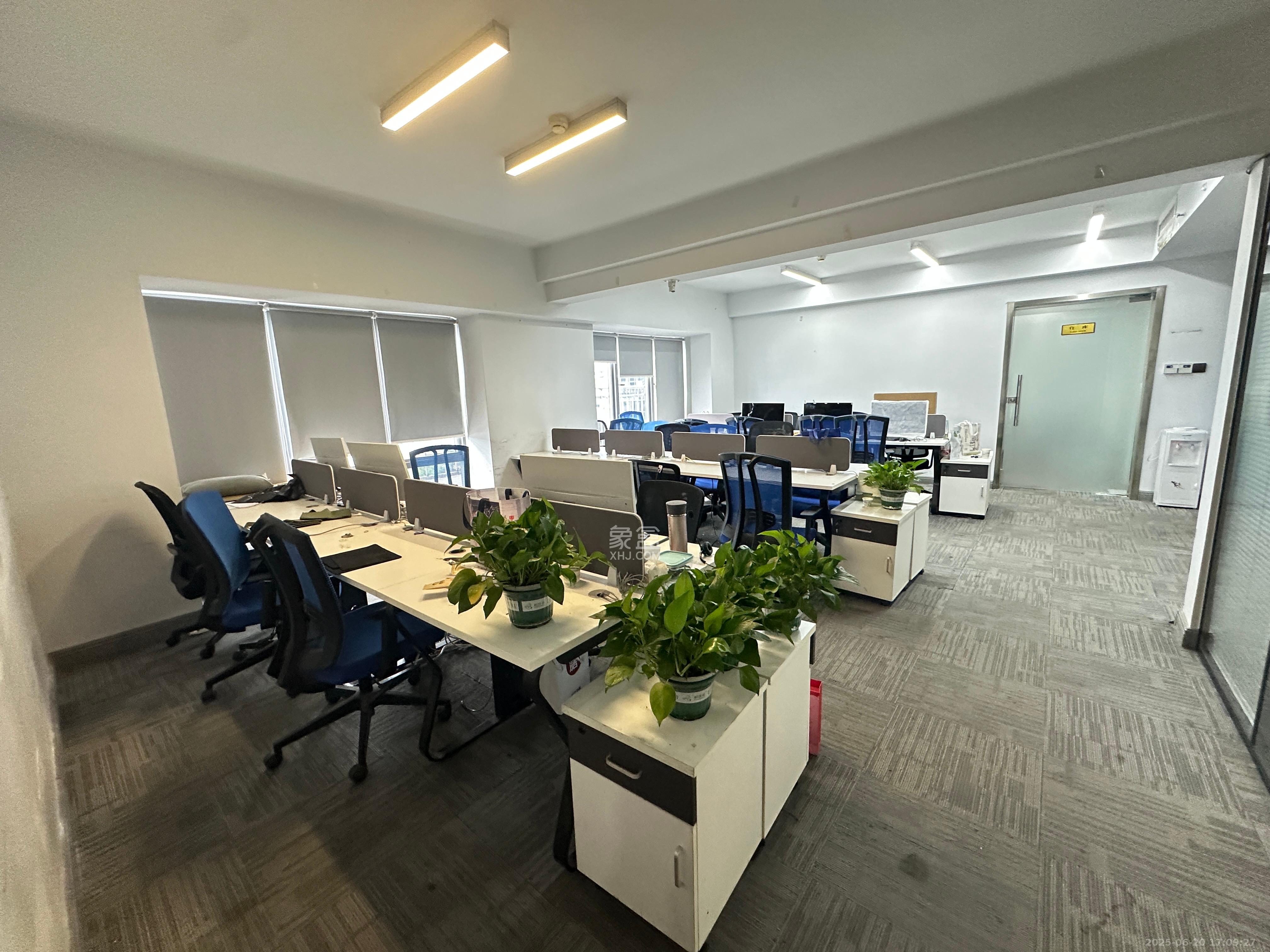 保利国际广场 1室1厅1卫 13000.0元/月 保利国际广场 1室1厅1卫 13000.0元/月室内图