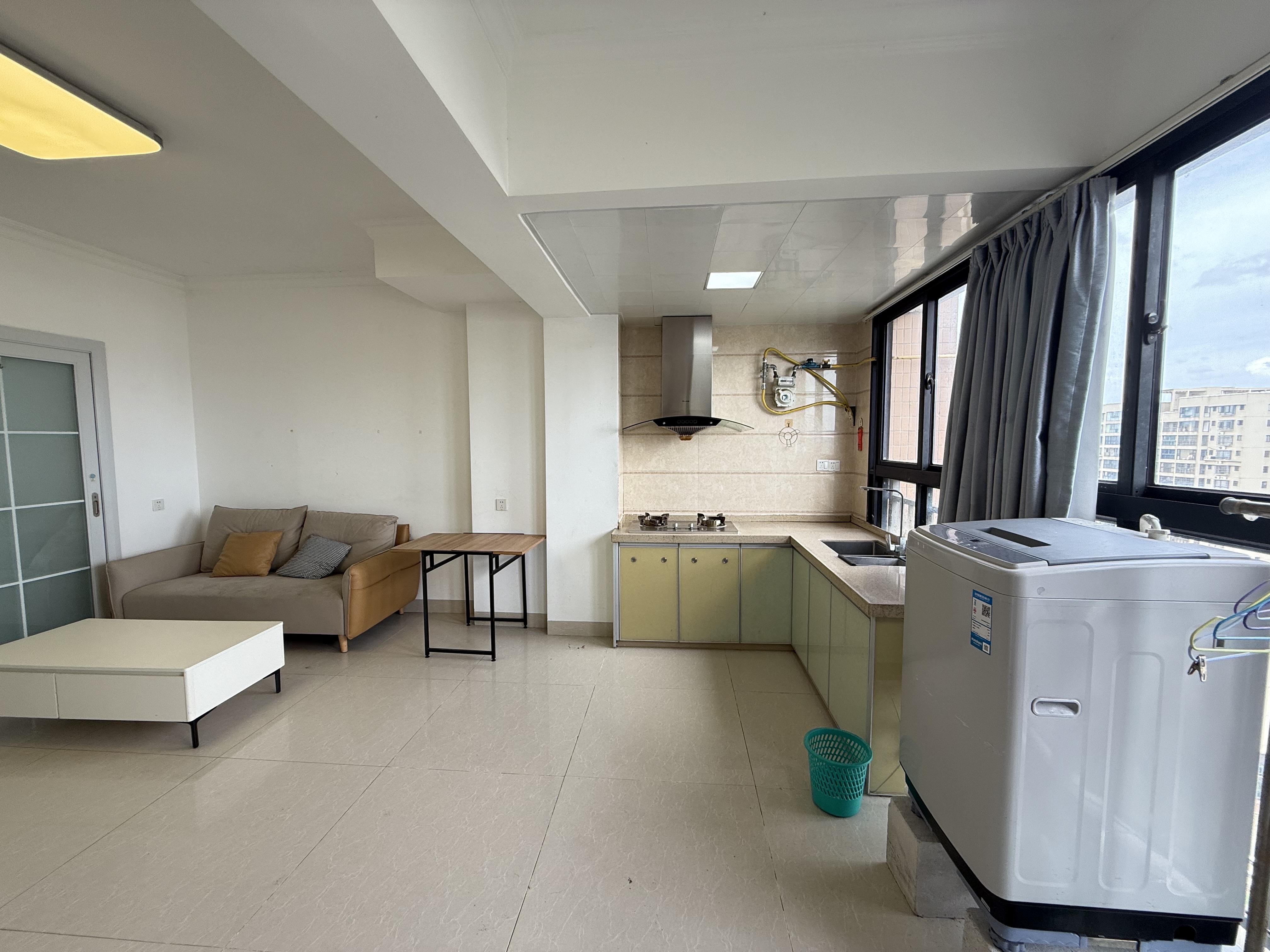 长堤中心  2室1厅1卫    89.0万 长堤中心  2室1厅1卫    89.0万客厅