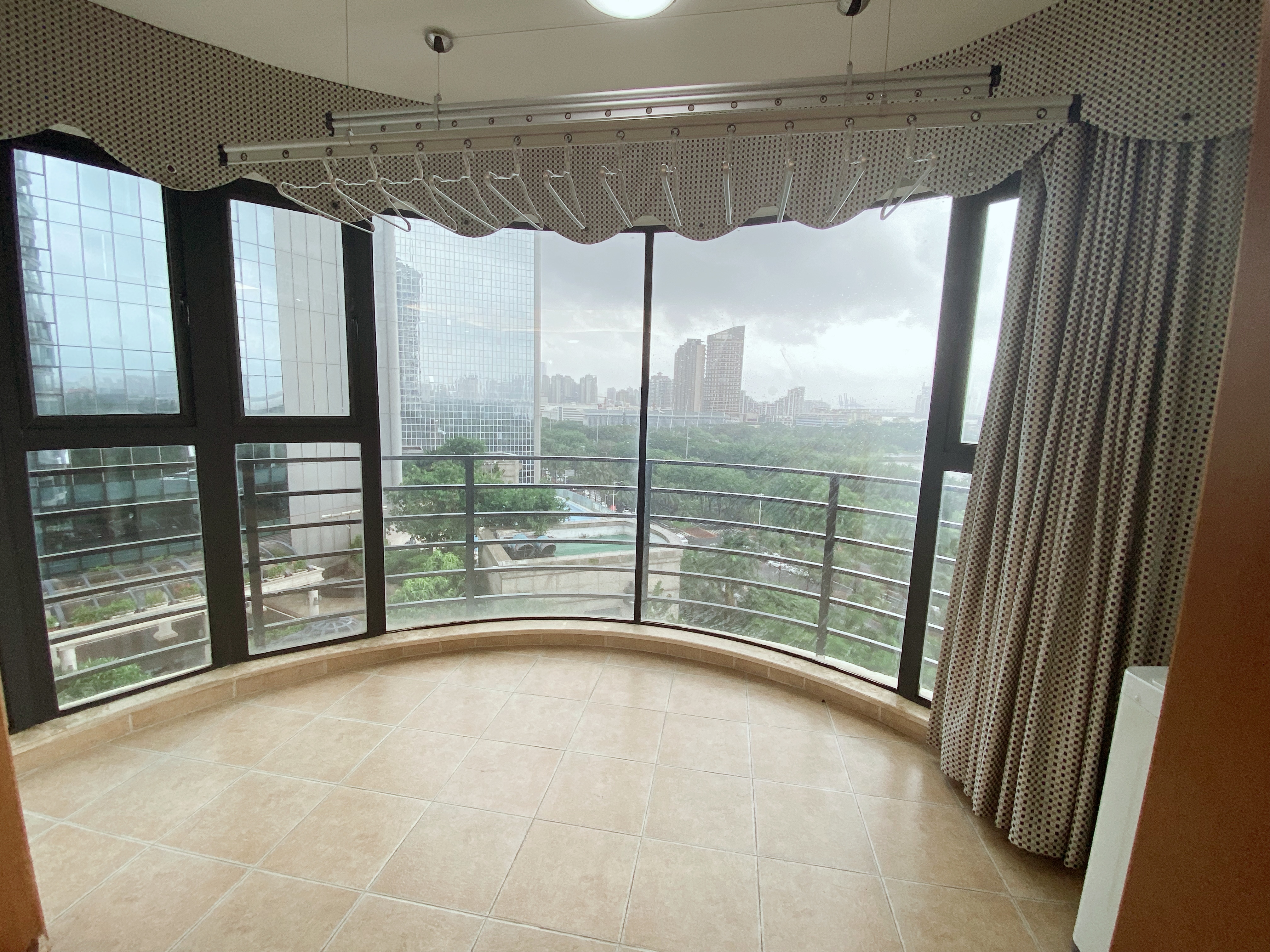 宝华海景 1室1厅1卫 2500.0元/月 宝华海景 1室1厅1卫 2500.0元/月室内图