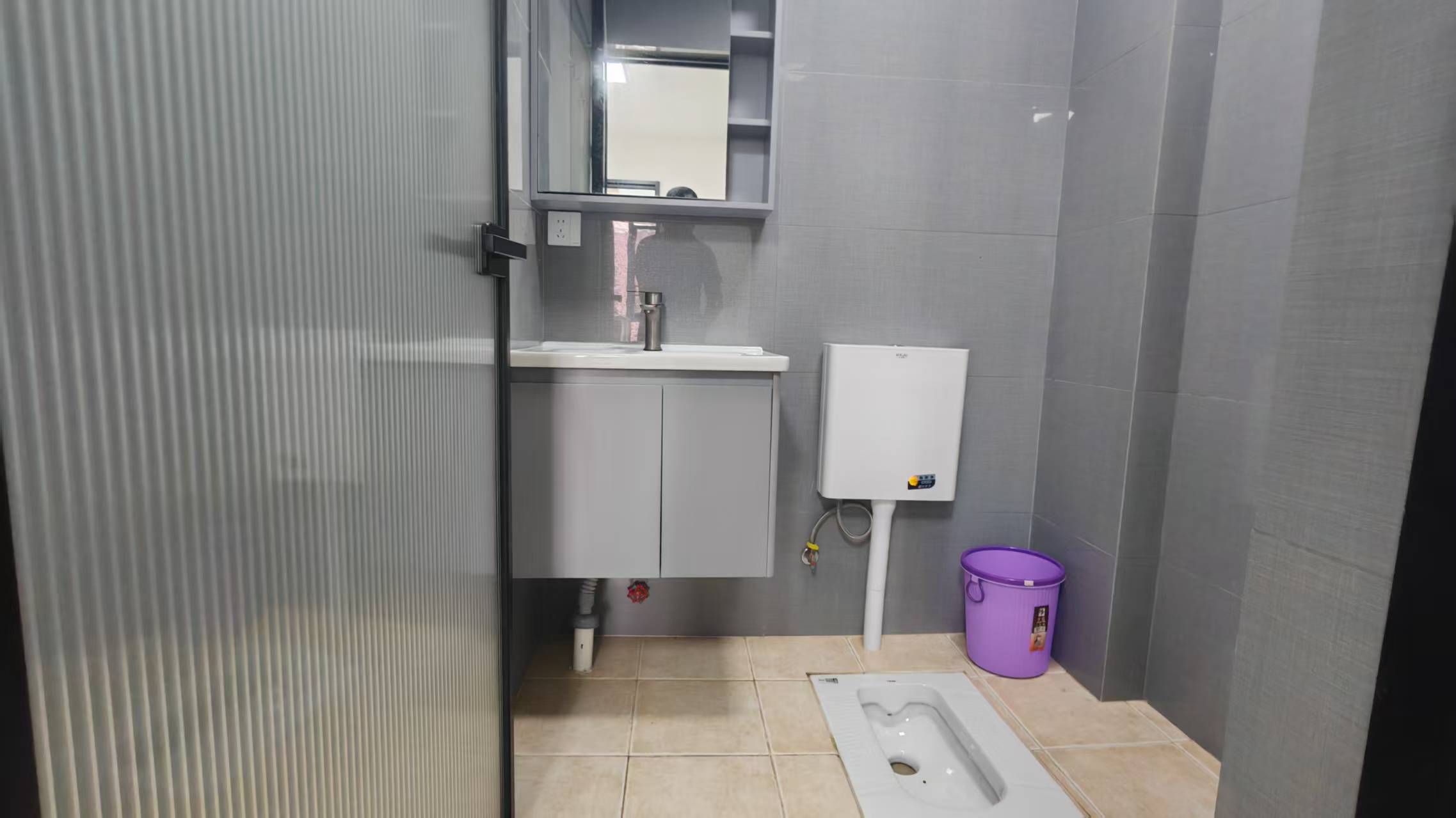 保利香槟国际 1室1厅1卫 1600.0元/月 保利香槟国际 1室1厅1卫 1600.0元/月室内图