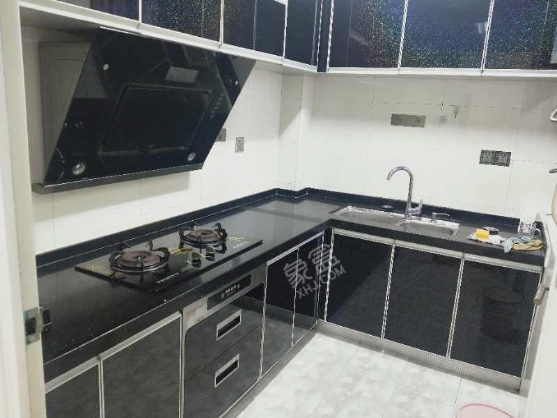 香格里拉 2室2厅1卫 1700.0元/月 香格里拉 2室2厅1卫 1700.0元/月室内图