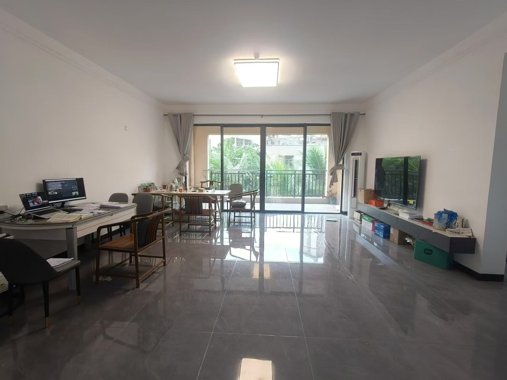 富力首府 3室2厅2卫 390.0万 富力首府 3室2厅2卫 390.0万客厅