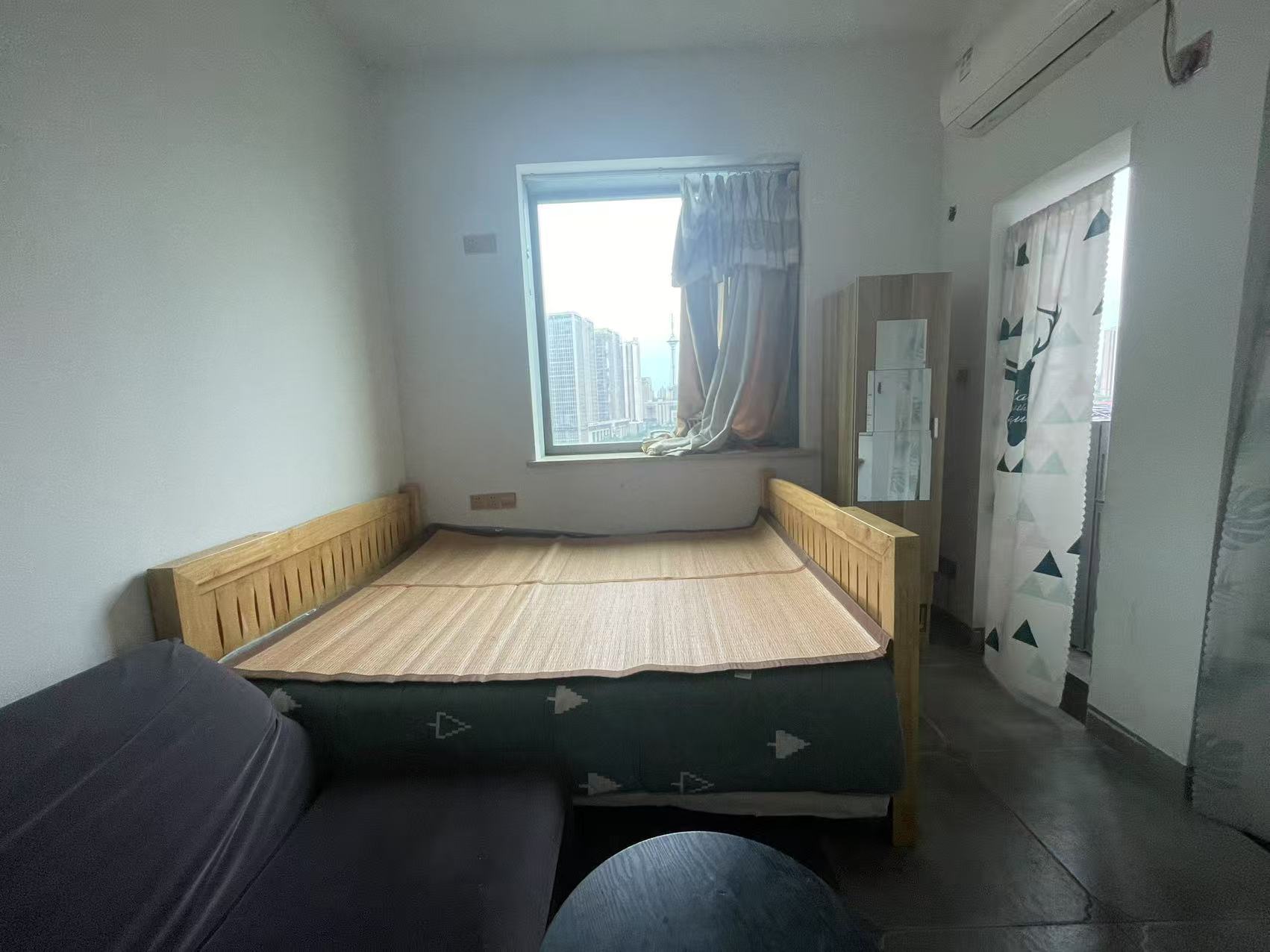 庐山一号  1室1厅1卫    16.0万 庐山一号  1室1厅1卫    16.0万室内图