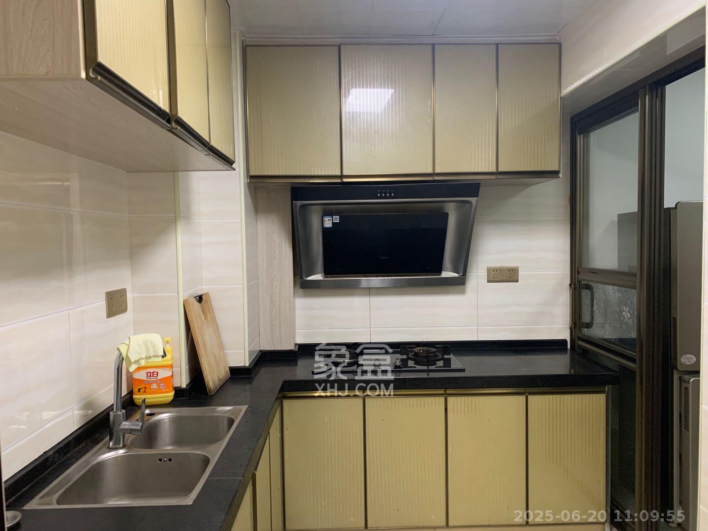 高升时代广场(冠铭商务中心) 3室2厅1卫 2400.0元/月 高升时代广场(冠铭商务中心) 3室2厅1卫 2400.0元/月室内图