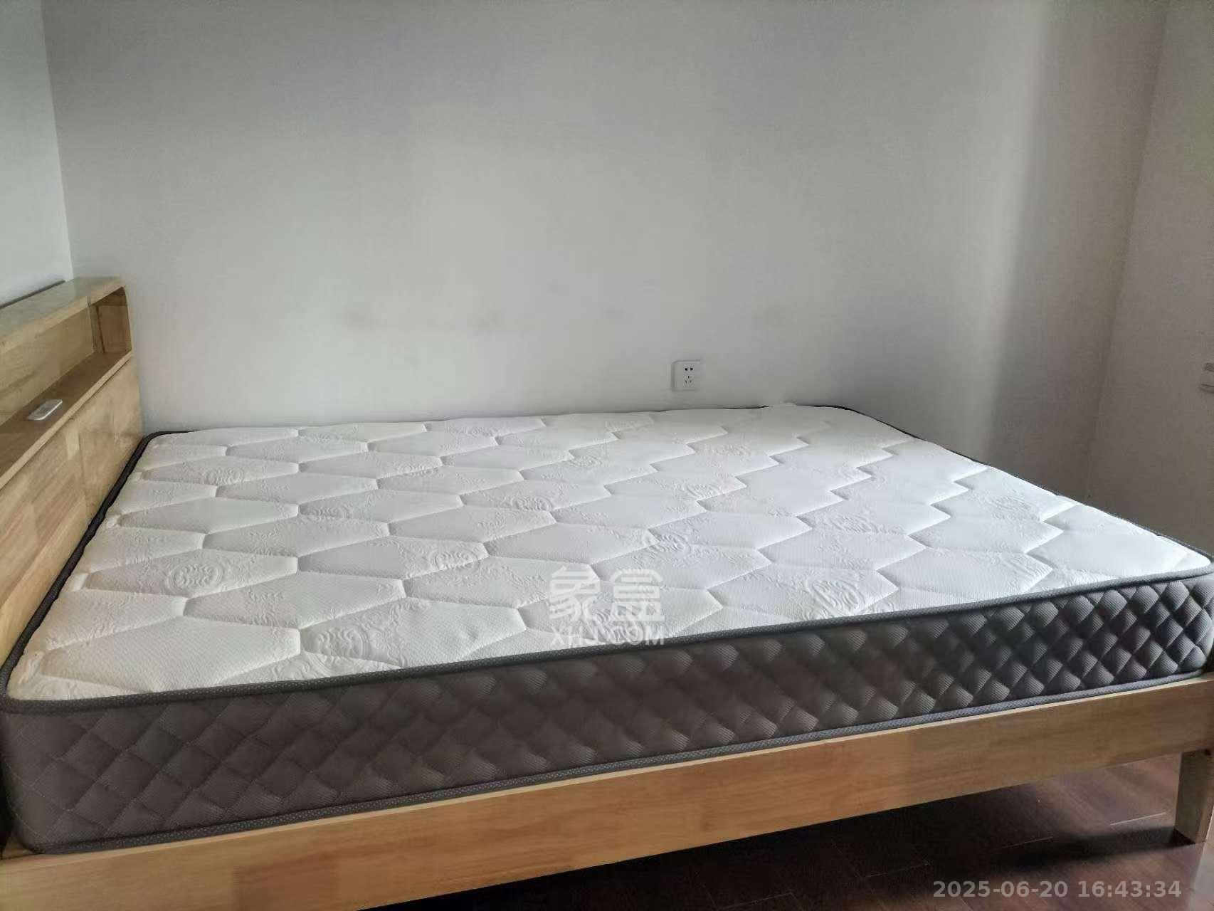 万科里梅溪郡 3室2厅2卫 3500.0元/月 万科里梅溪郡 3室2厅2卫 3500.0元/月室内图