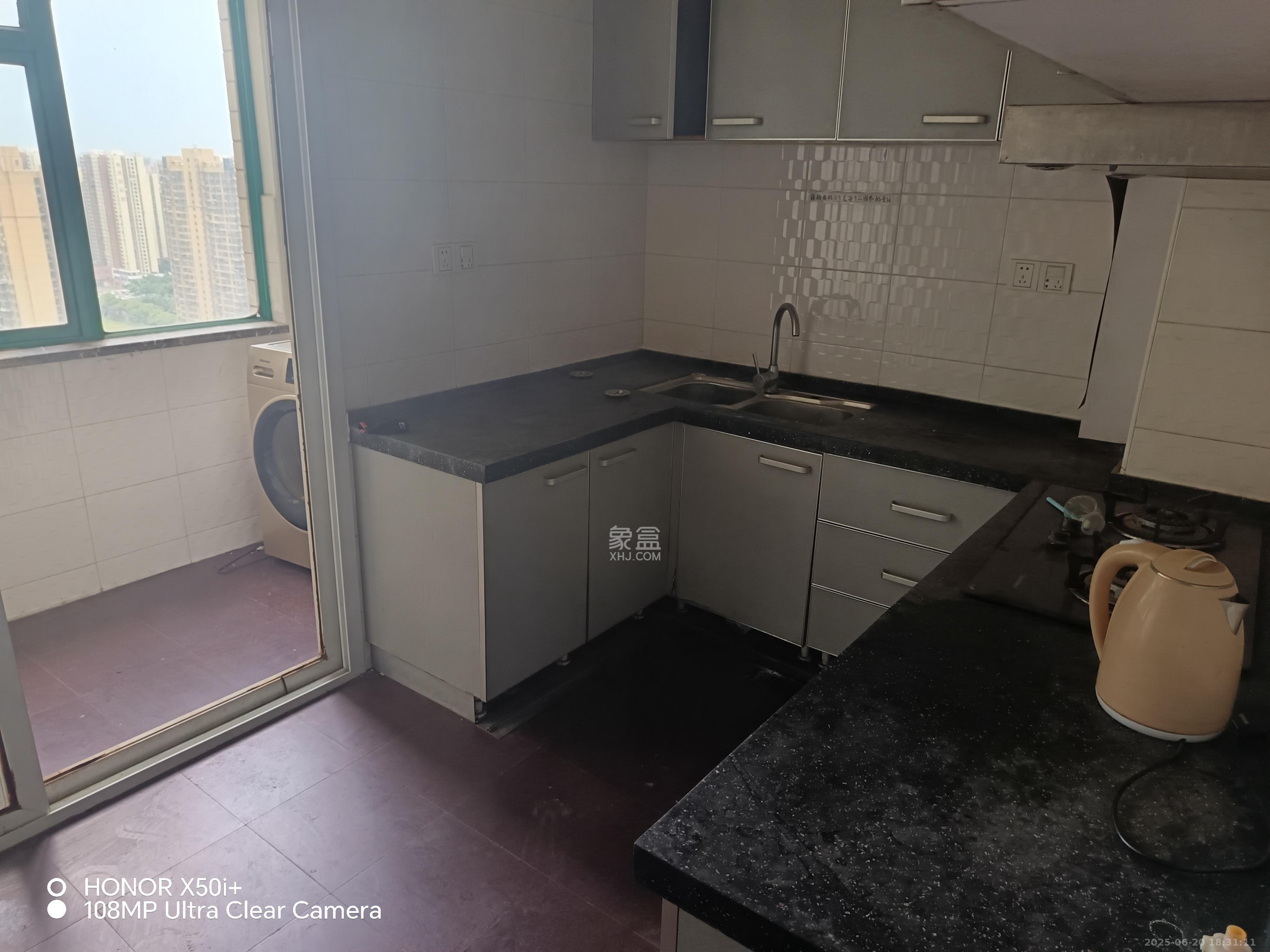 明城公寓  1室2厅1卫    2500.0元/月 明城公寓  1室2厅1卫    2500.0元/月室内图