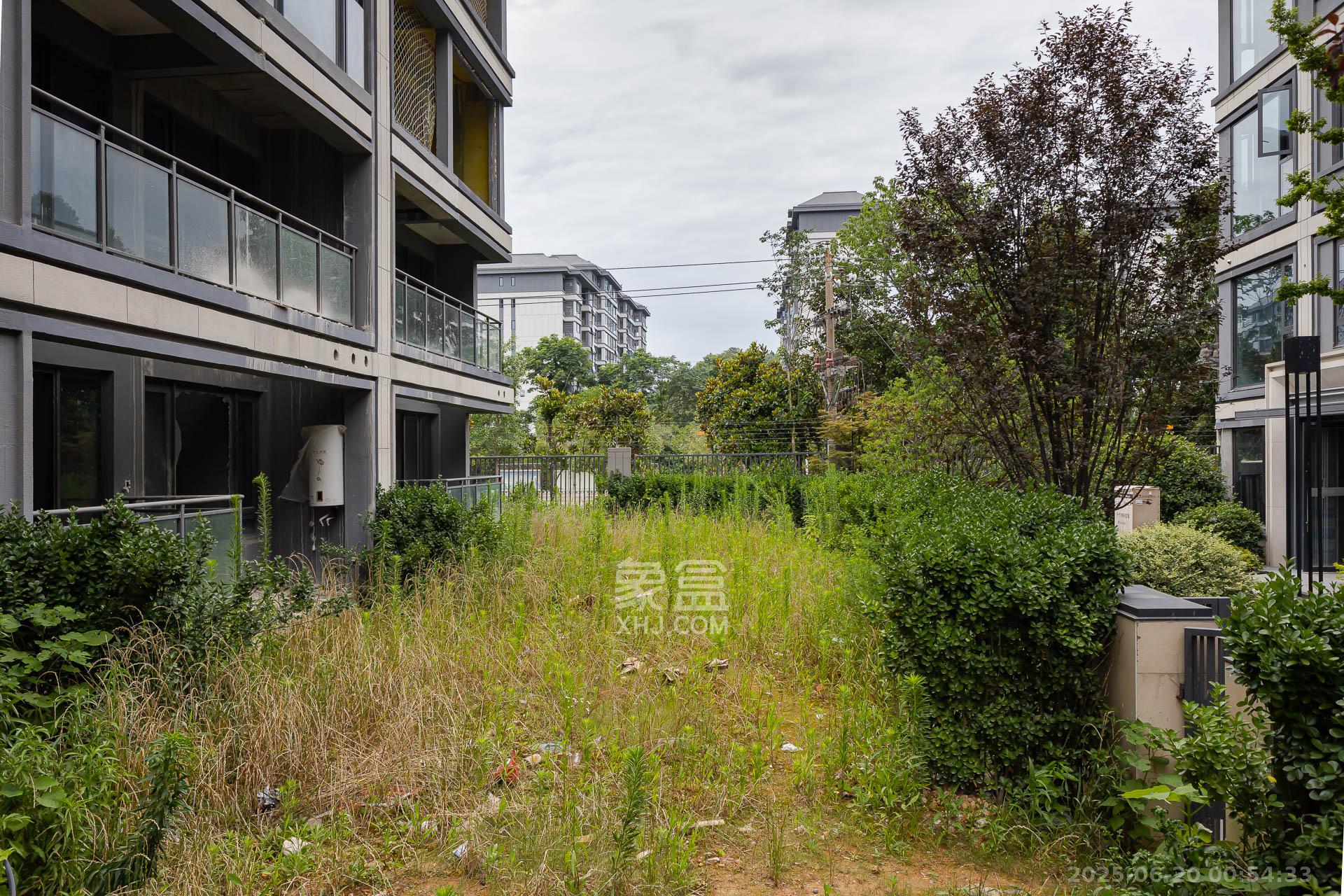 新城观山印 5室2厅2卫 350.0万 新城观山印 5室2厅2卫 350.0万其他