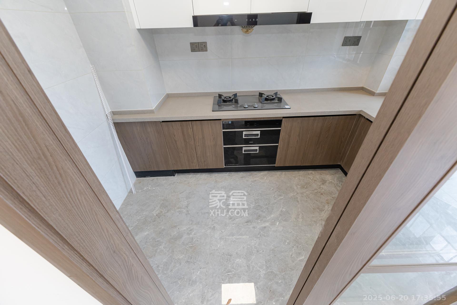 裕和府(乐万邦康桥悦城) 4室2厅2卫 138.0万 裕和府(乐万邦康桥悦城) 4室2厅2卫 138.0万厨房