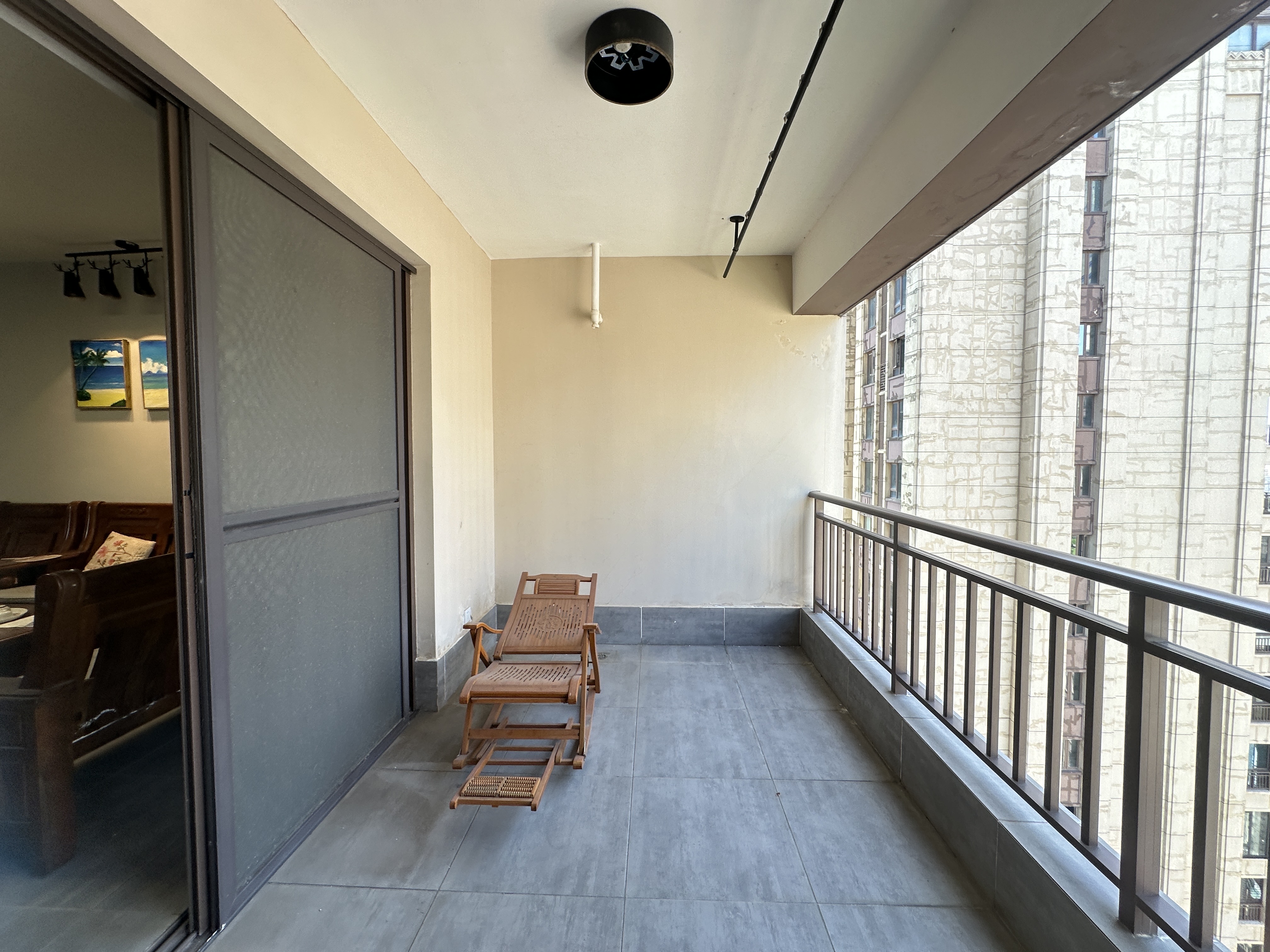 海航豪庭北苑 4室2厅3卫 440.0万 海航豪庭北苑 4室2厅3卫 440.0万客厅