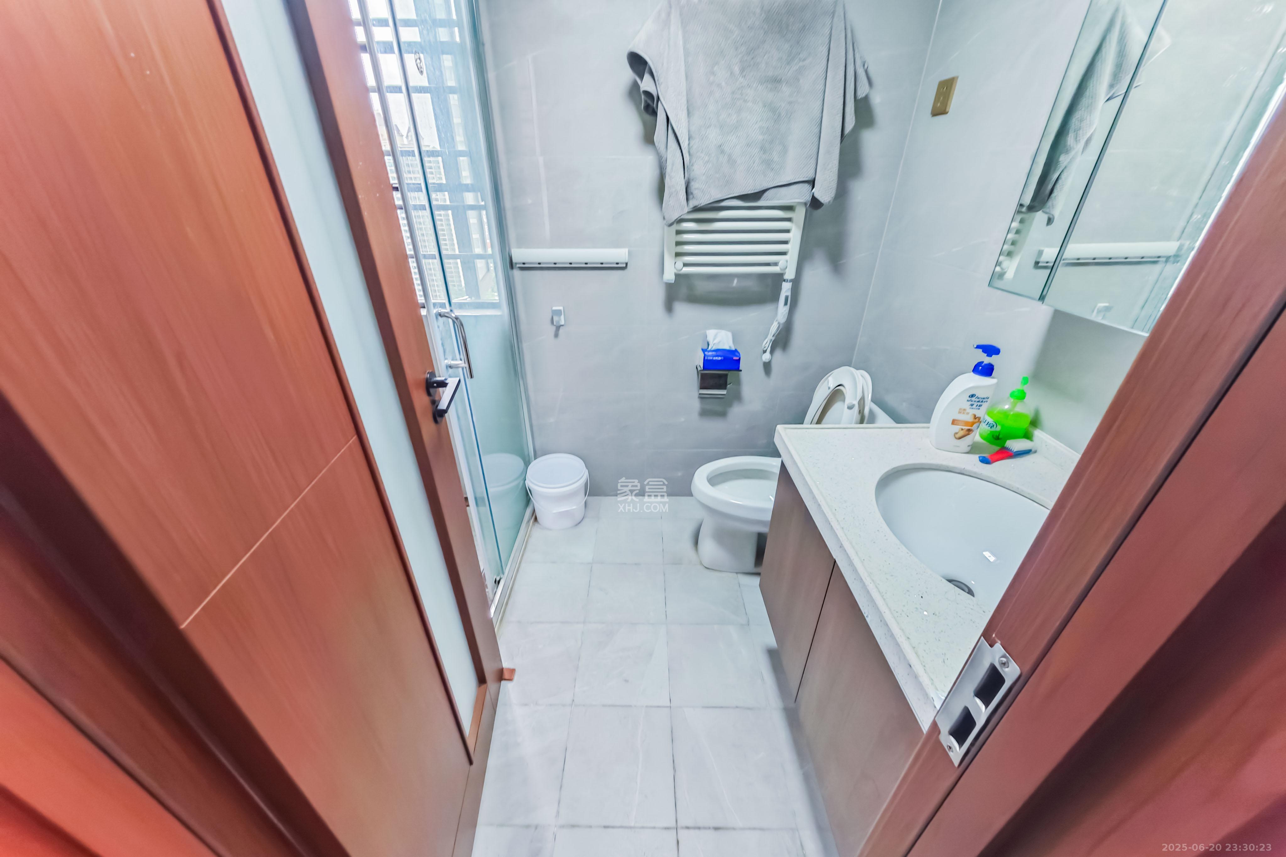 绿地长沙城际空间站(绿地新里佳苑)  4室2厅2卫    158.0万 绿地长沙城际空间站(绿地新里佳苑)  4室2厅2卫    158.0万卫生间