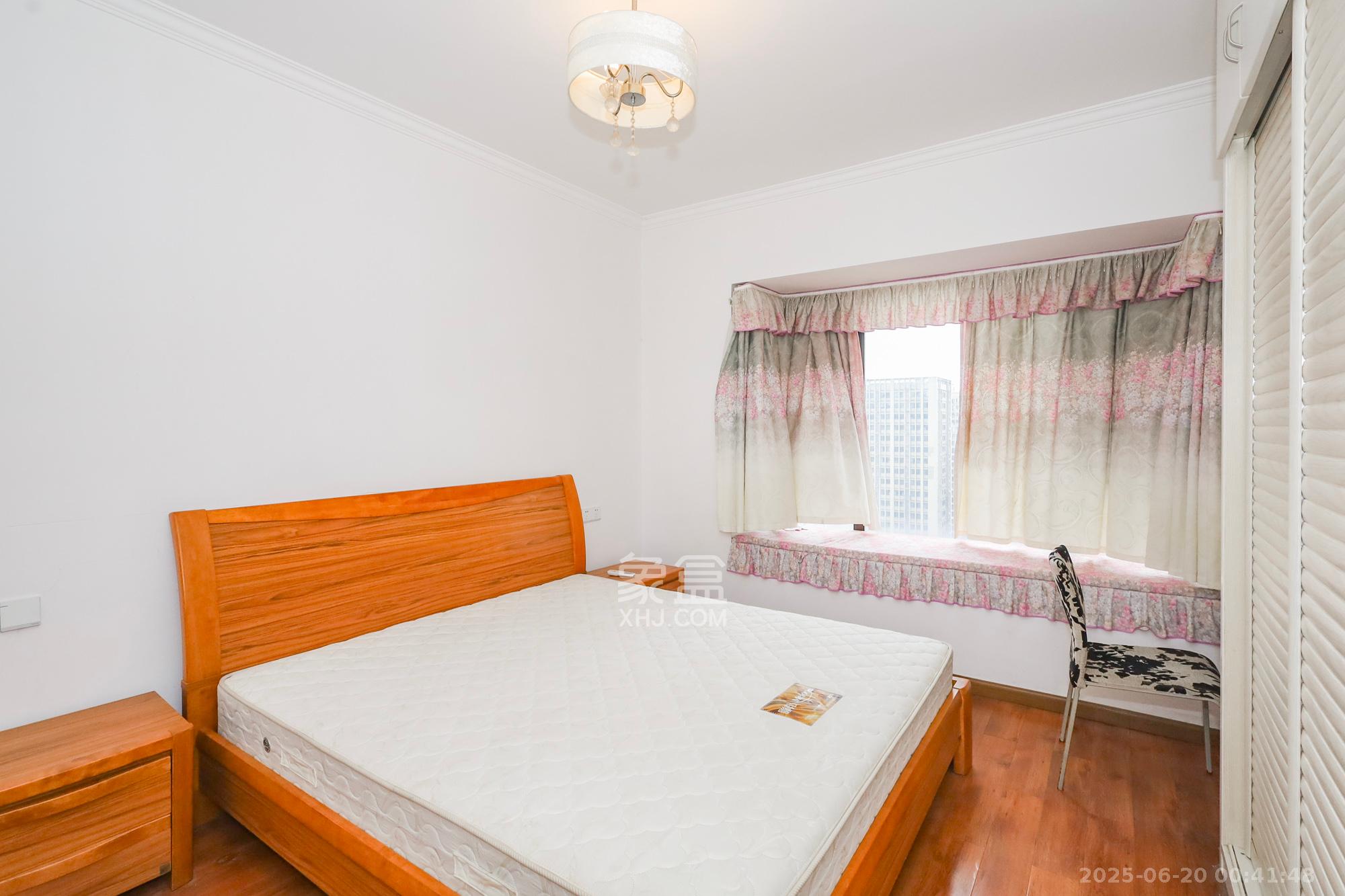 钰龙天下二期(钰龙佳园)  4室2厅2卫    300.0万 钰龙天下二期(钰龙佳园)  4室2厅2卫    300.0万卧室