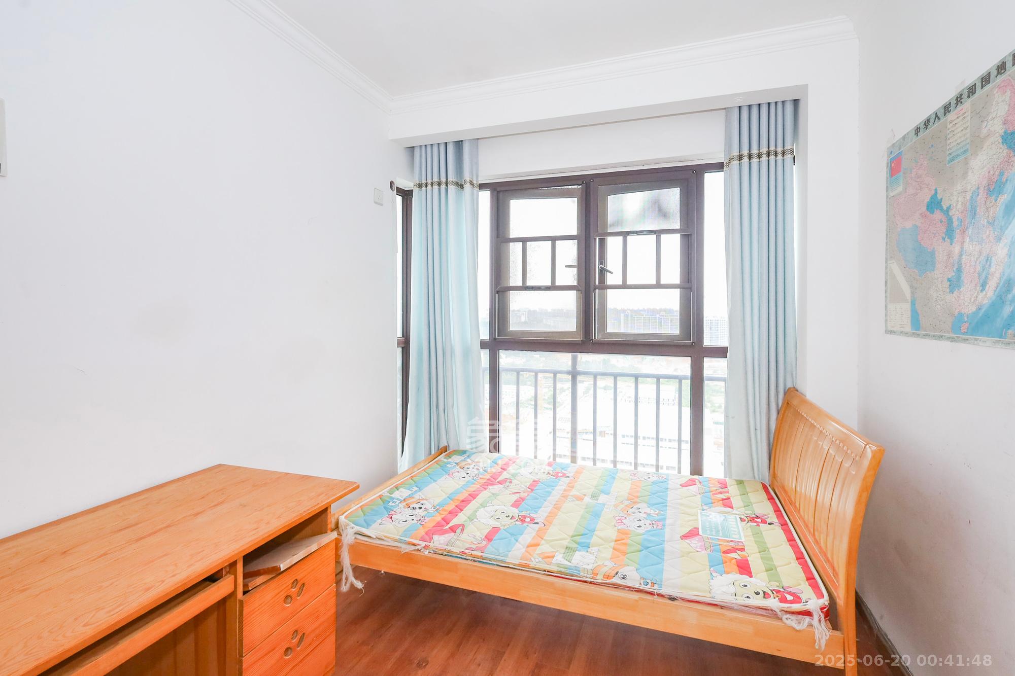 钰龙天下二期（钰龙佳园）  4室2厅2卫    300.0万卧室