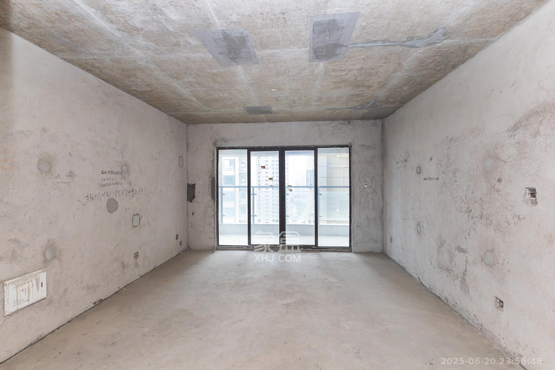 润和滨江府 4室2厅2卫 119.5万 润和滨江府 4室2厅2卫 119.5万客厅