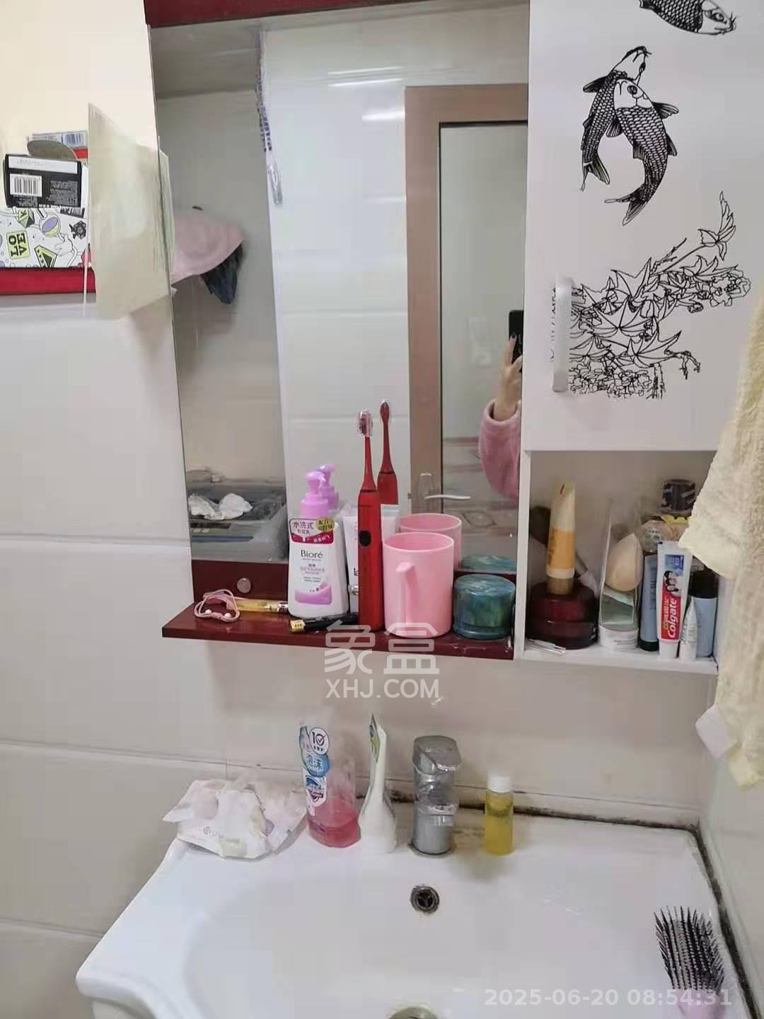 恒泰广场  1室1厅1卫   1600.00元/月室内图1