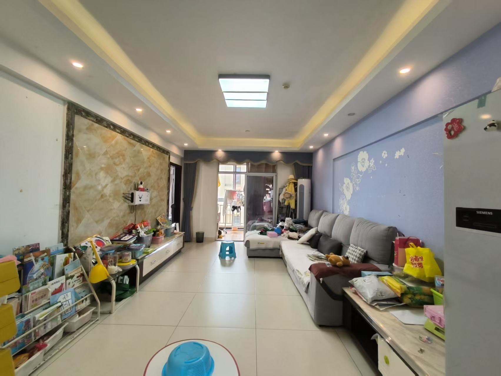 滨江度假城 2室2厅1卫 110.0万 滨江度假城 2室2厅1卫 110.0万客厅