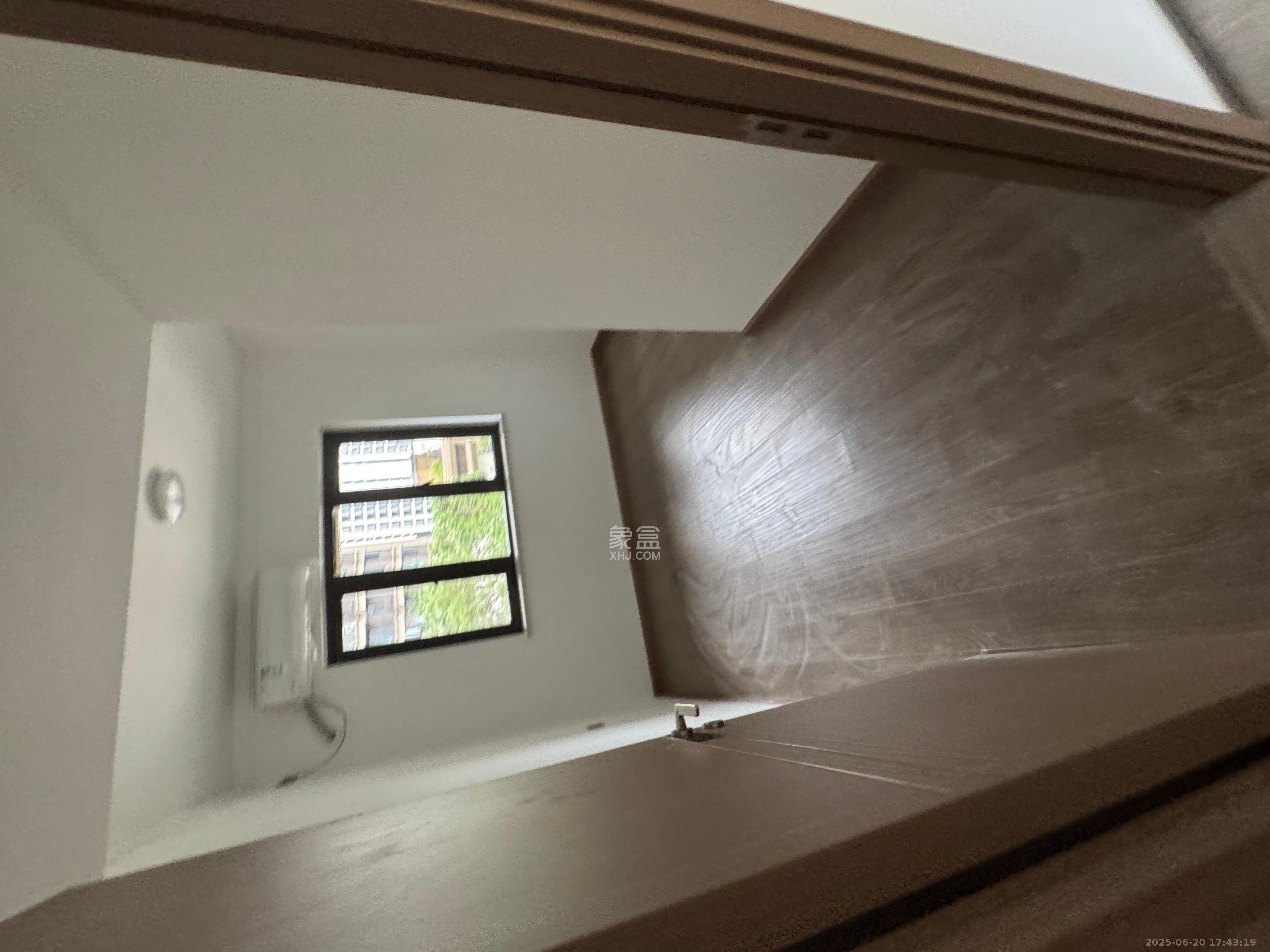 招商华发依云曦城  4室2厅2卫    3000.0元/月 招商华发依云曦城  4室2厅2卫    3000.0元/月室内图