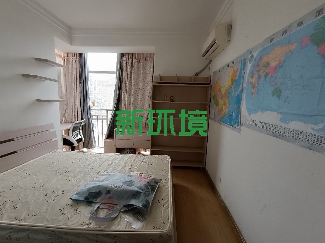 金领国际  3室2厅2卫   75.00万客厅