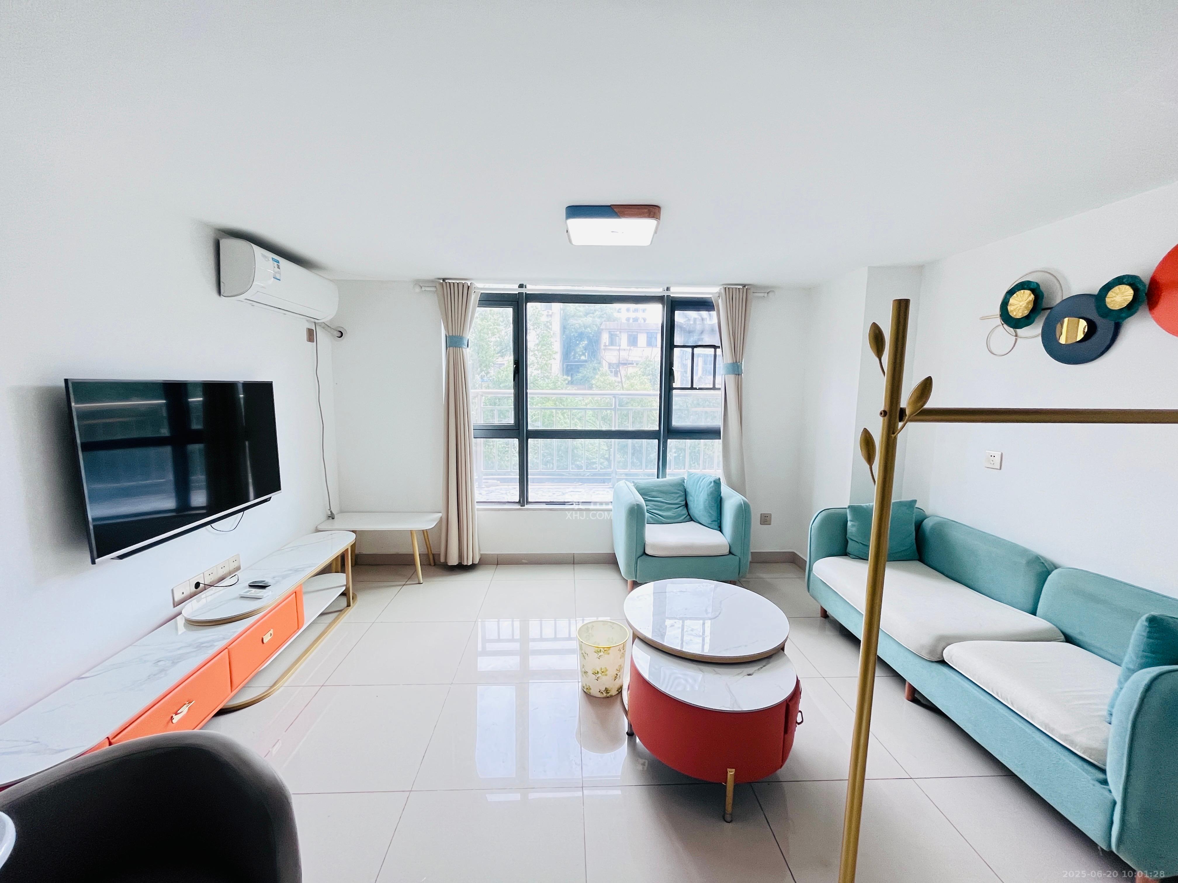 荣盛花语书苑  1室1厅1卫    2000.0元/月 荣盛花语书苑  1室1厅1卫    2000.0元/月