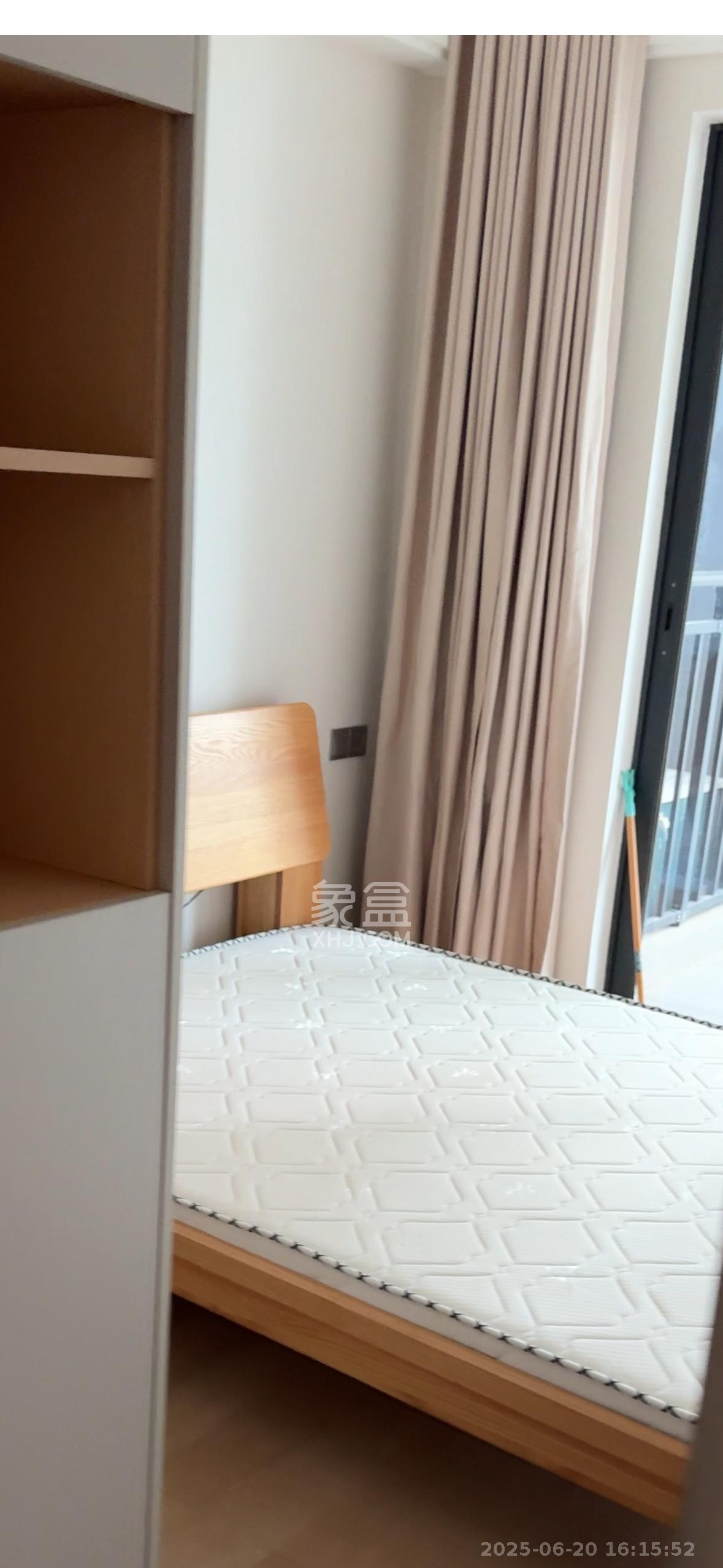 中海麓山境南区  4室2厅2卫   3300.00元/月室内图