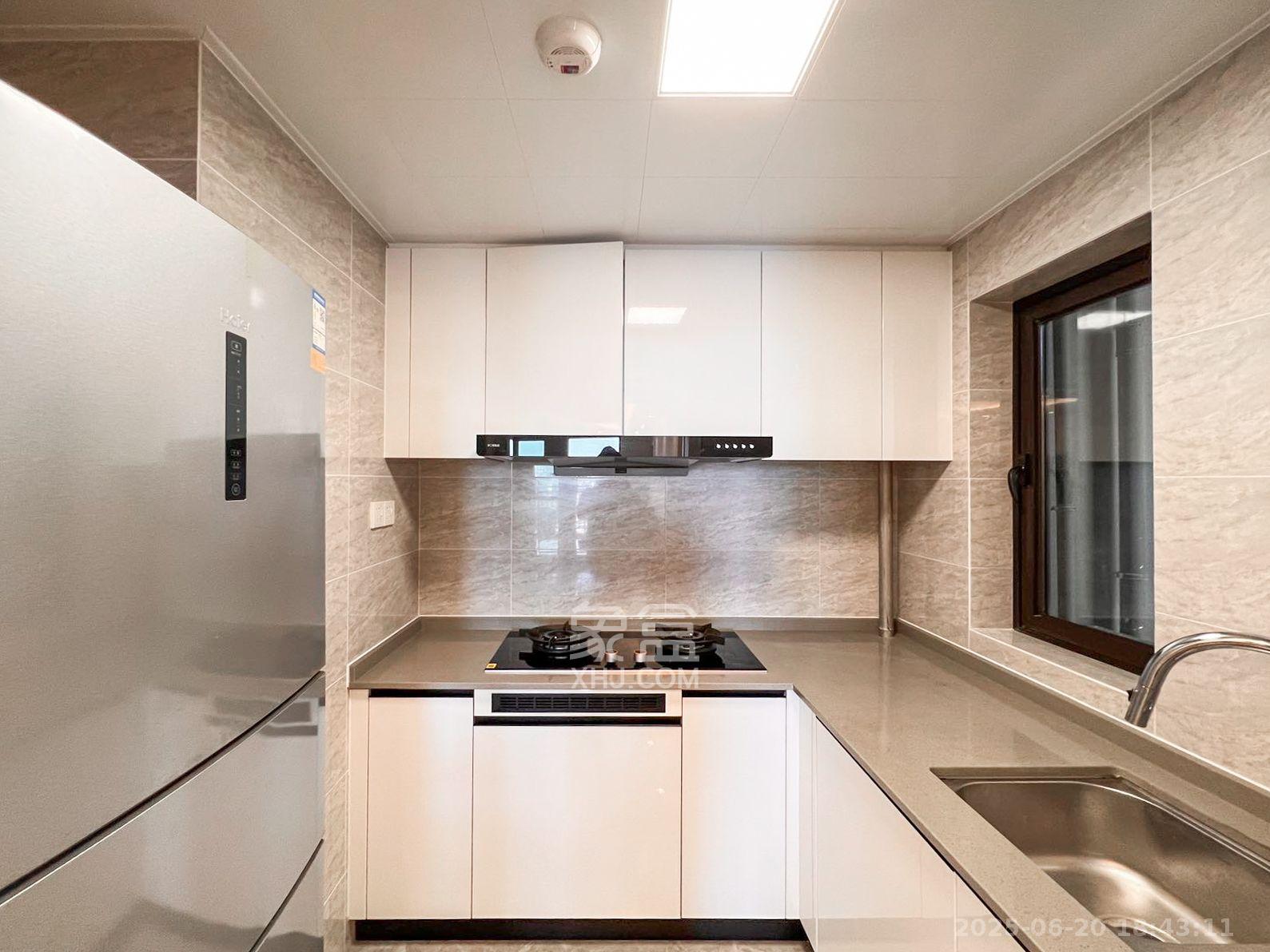 万科金色梦想B区  3室2厅2卫    3300.0元/月室内图