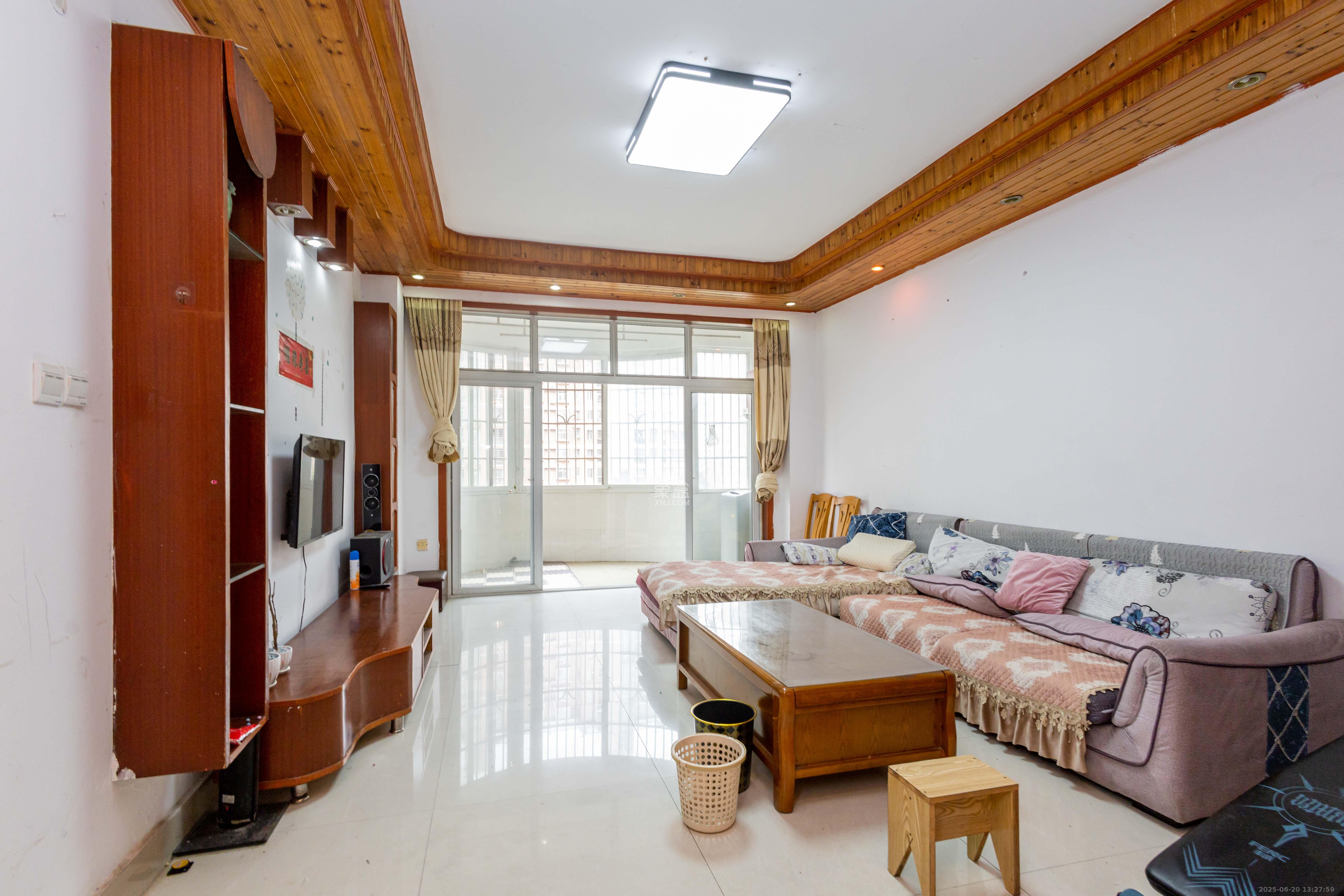 星城国际 2室2厅1卫 38.8万 星城国际 2室2厅1卫 38.8万客厅