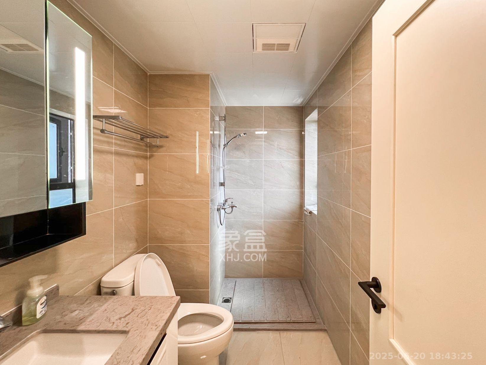 万科金色梦想B区  3室2厅2卫    3300.0元/月室内图