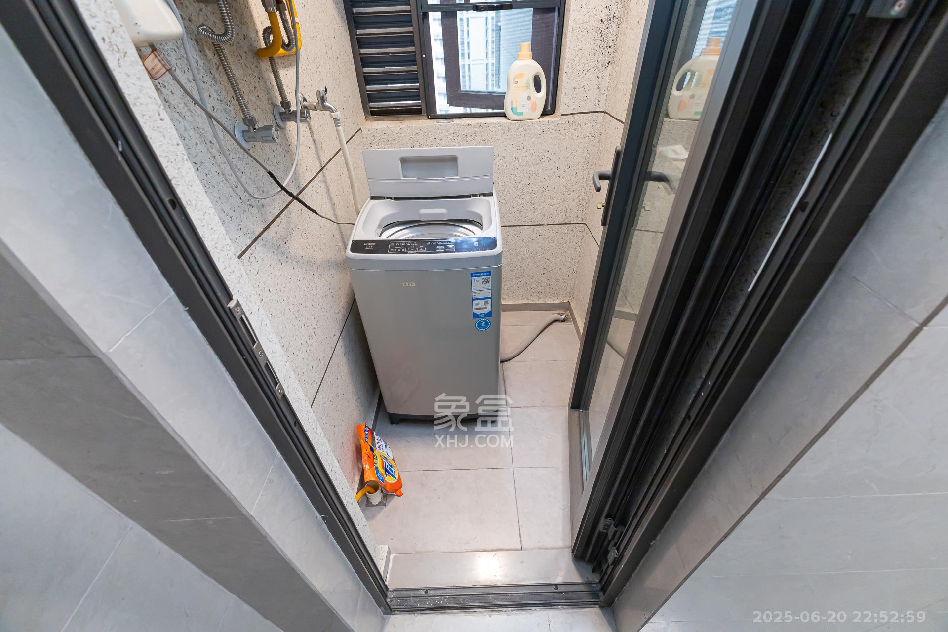 时代倾城.时代遇见  3室2厅2卫    96.0万阳台