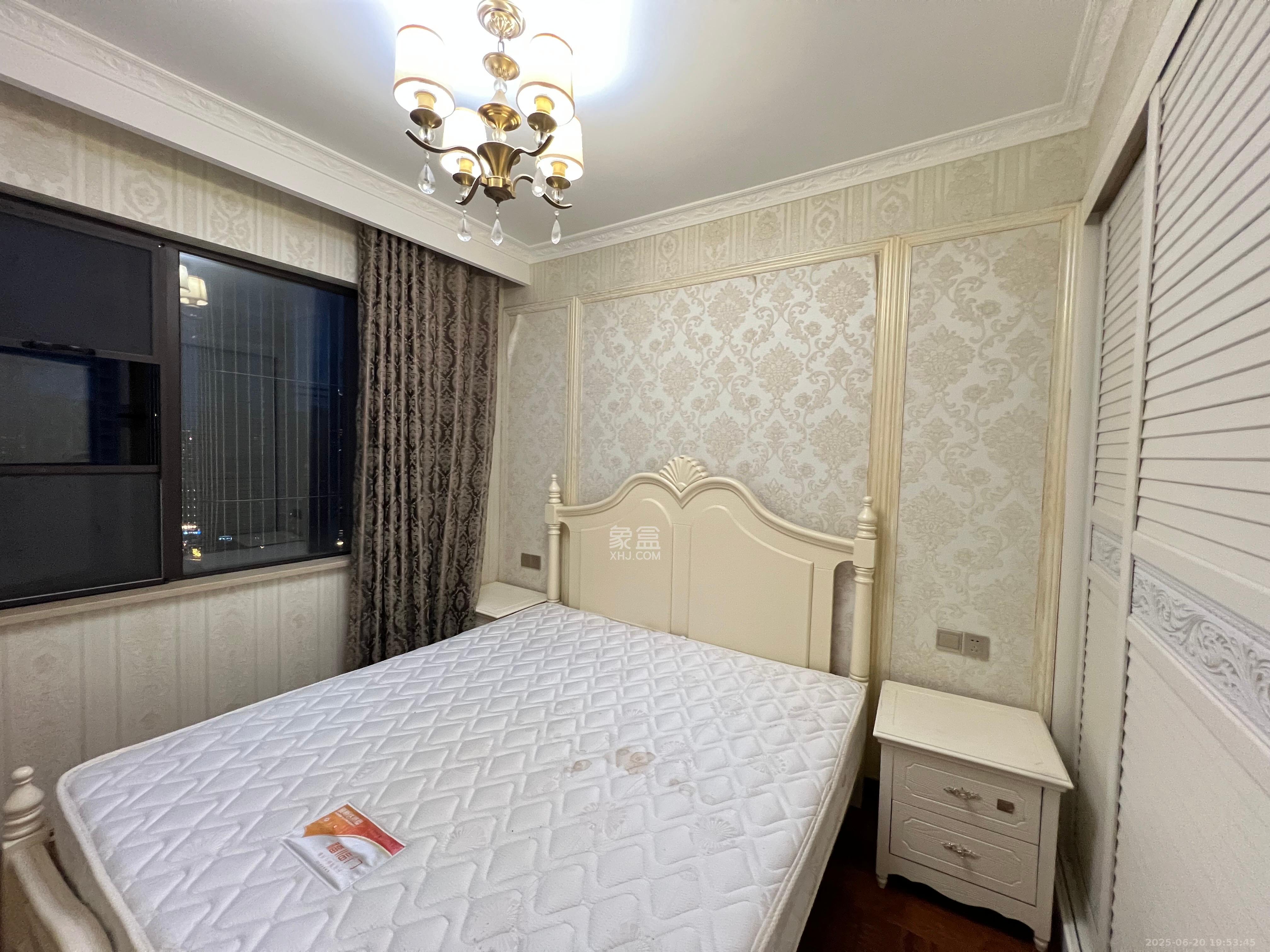 和泓梅溪四季 5室2厅2卫 4500.0元/月 和泓梅溪四季 5室2厅2卫 4500.0元/月室内图