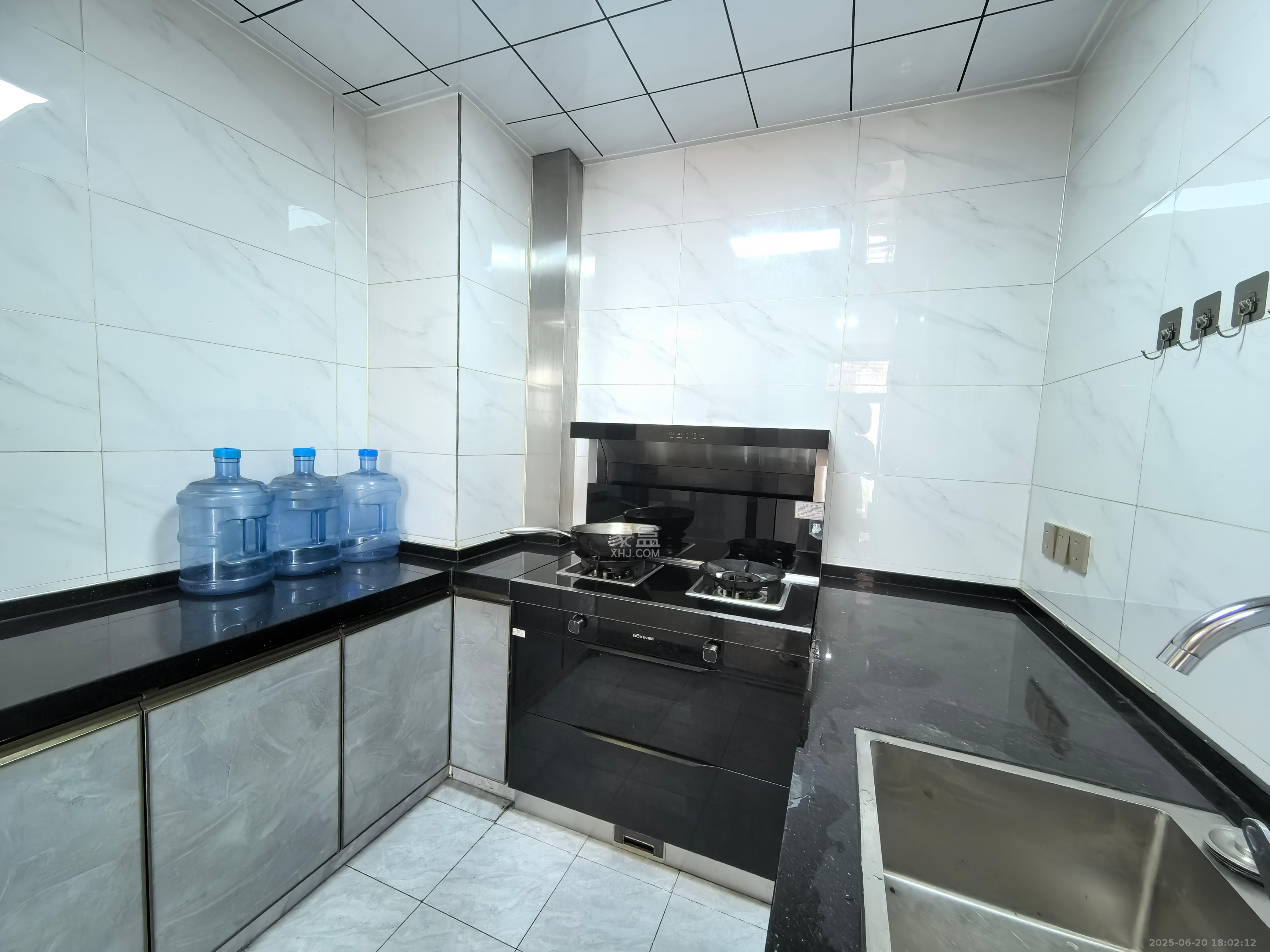 凯富南方鑫城 3室2厅2卫 2800.0元/月 凯富南方鑫城 3室2厅2卫 2800.0元/月室内图