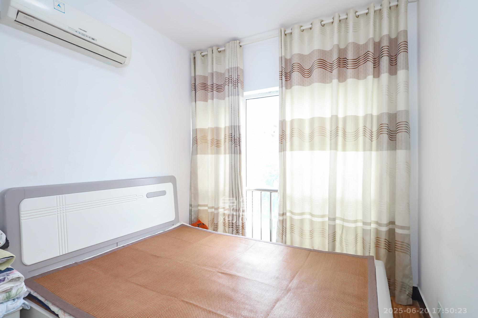 香麓丽舍 3室2厅2卫 80.0万 香麓丽舍 3室2厅2卫 80.0万卧室