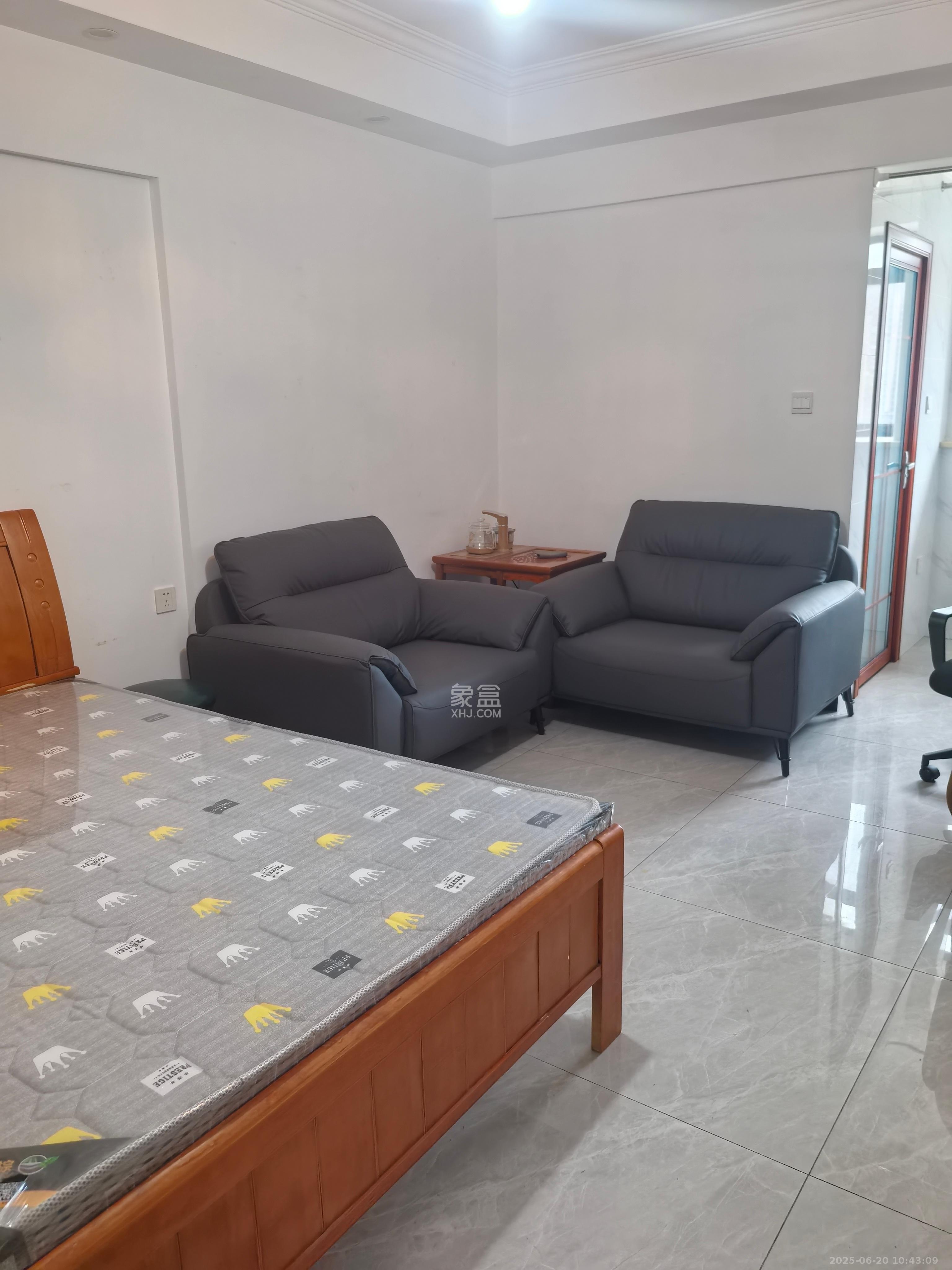 国泰九龙湾  1室1厅1卫    1300.0元/月 国泰九龙湾  1室1厅1卫    1300.0元/月室内图