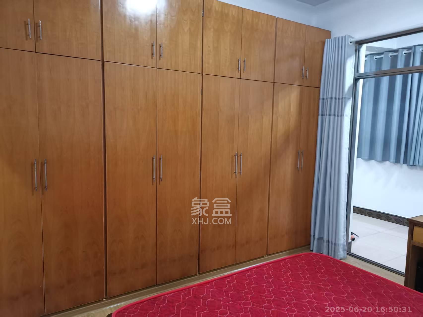 师大新华村  4室2厅2卫   4200.00元/月室内图