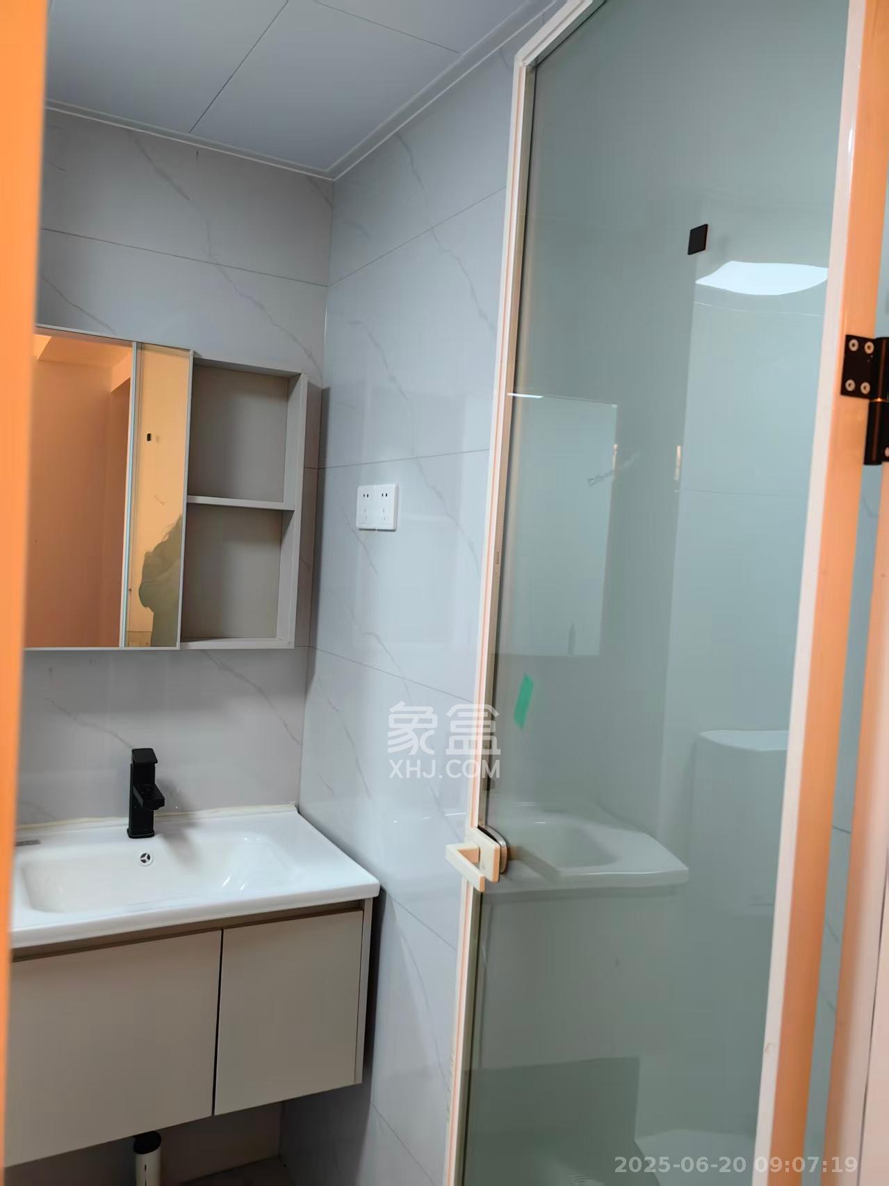 天健城 1室1厅1卫 2300.0元/月 天健城 1室1厅1卫 2300.0元/月室内图